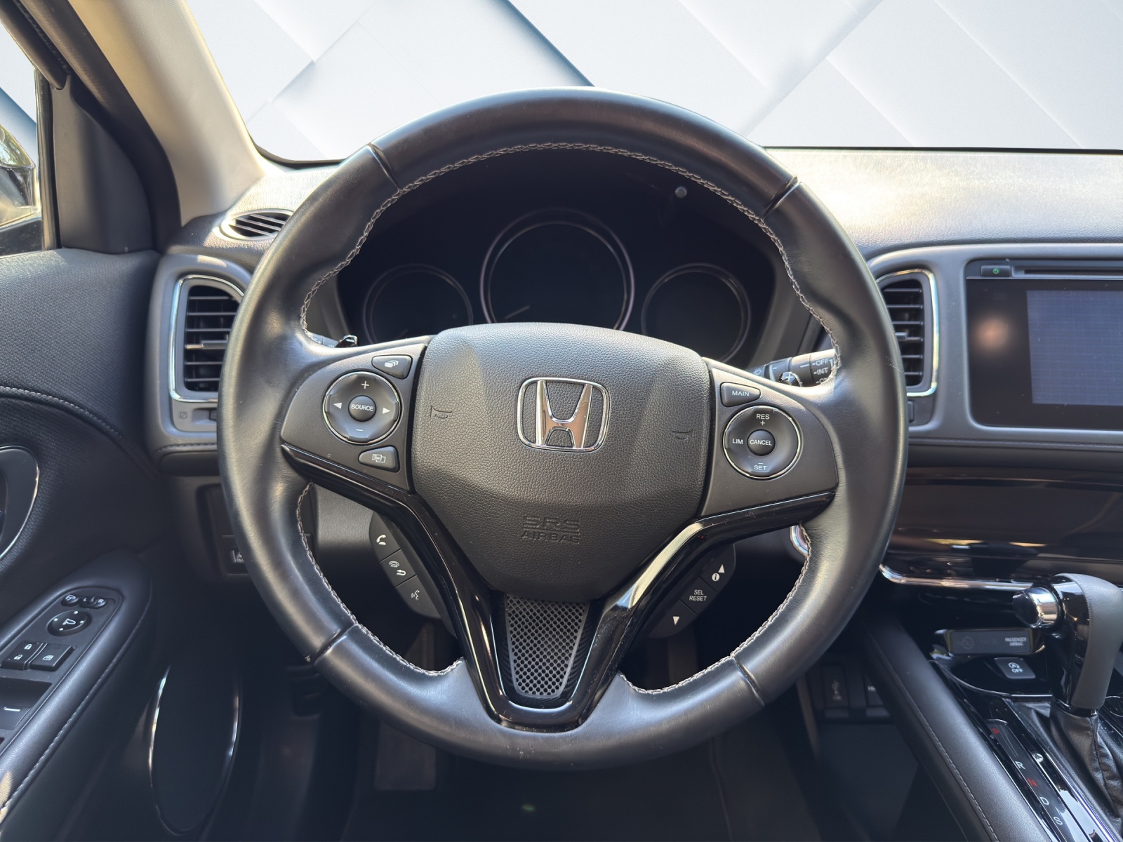 HONDA HR-V 1.5i-VTEC Executive-image-9