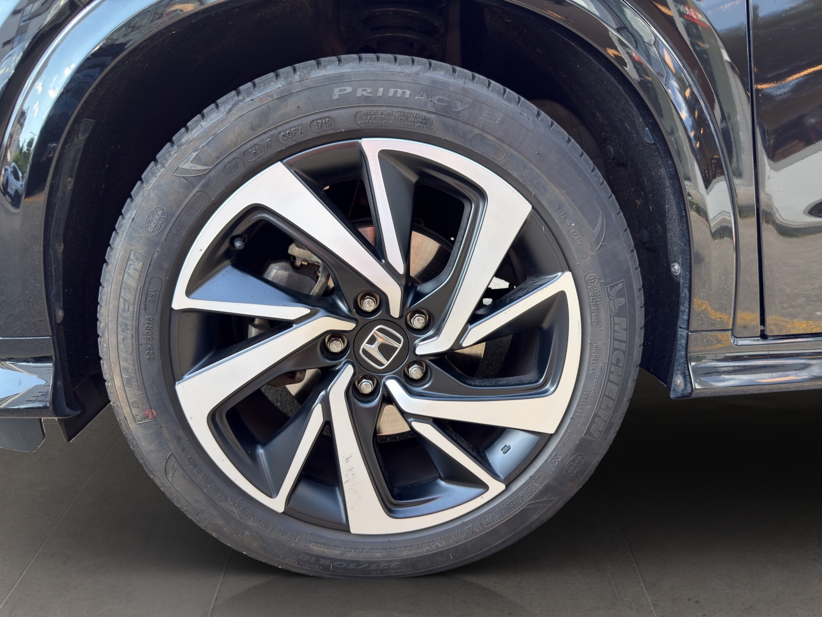 HONDA HR-V 1.5i-VTEC Executive-image-18