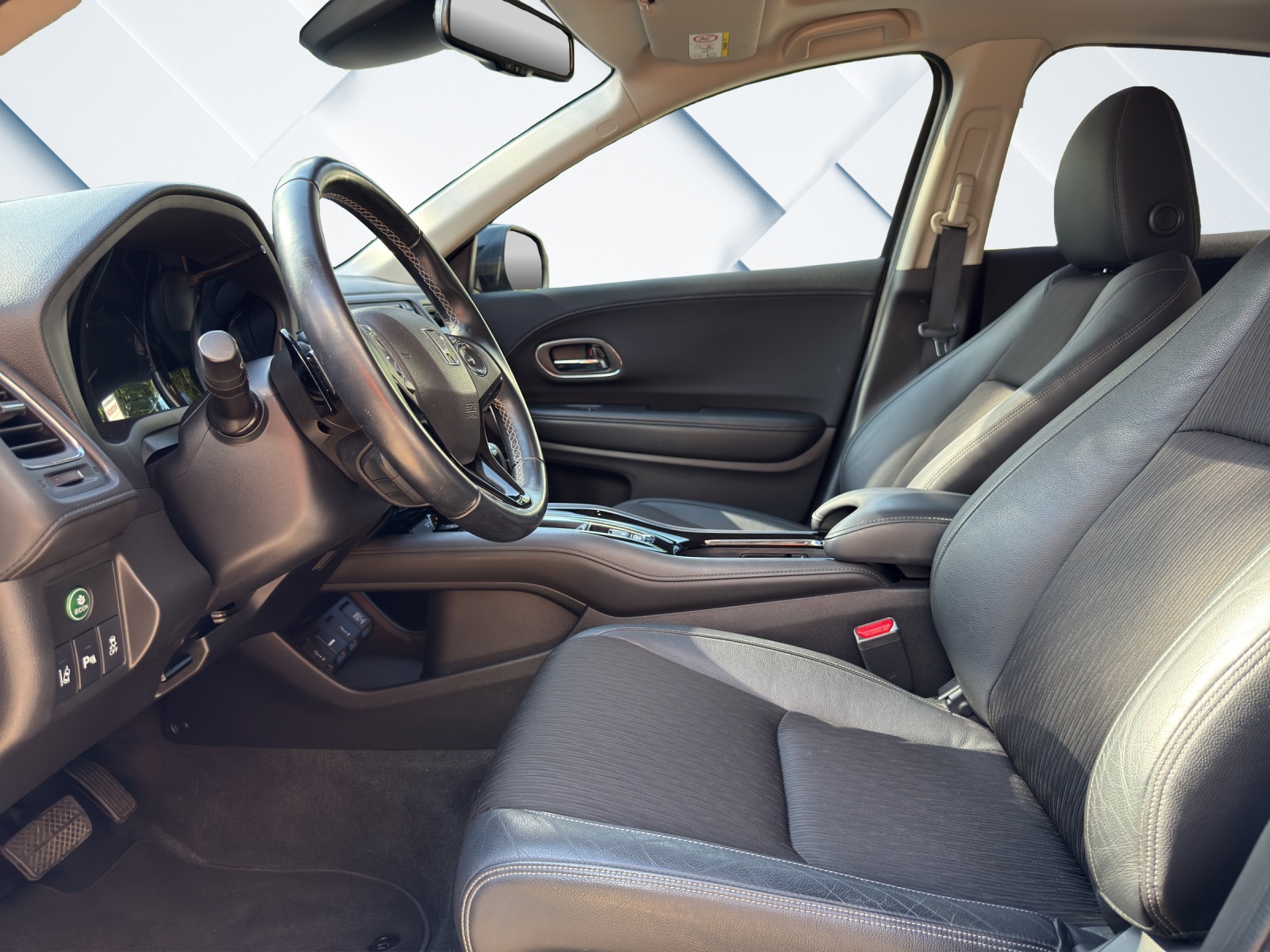 HONDA HR-V 1.5i-VTEC Executive-image-7