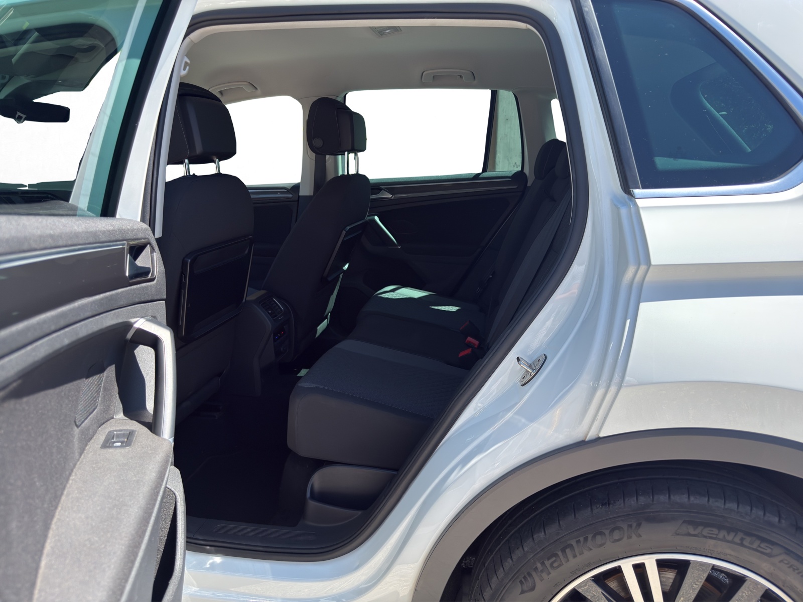 VW Tiguan 2.0 TDI SCR Comfortline 4Motion DSG-image-10