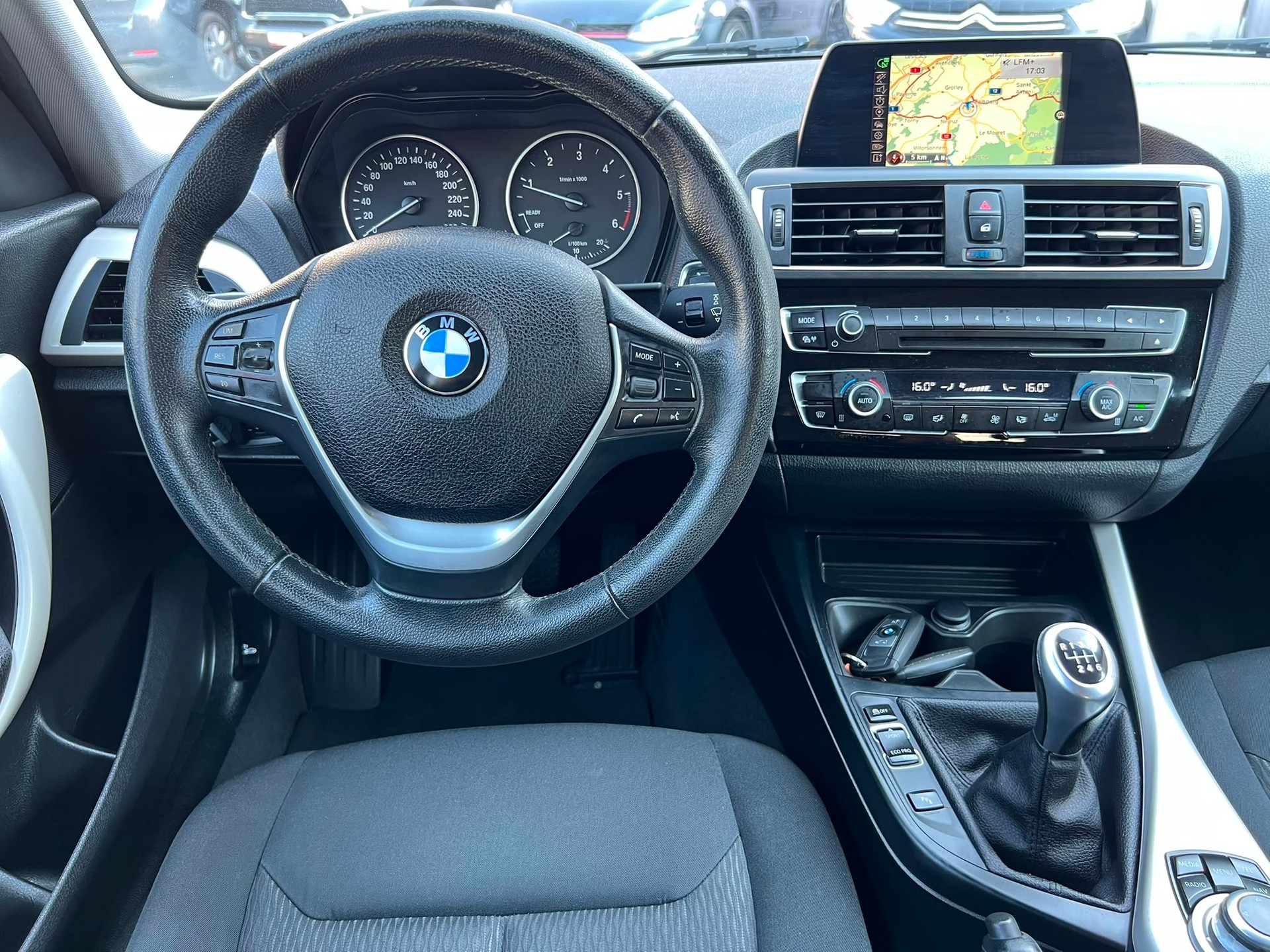 BMW 118d xDrive-image-9