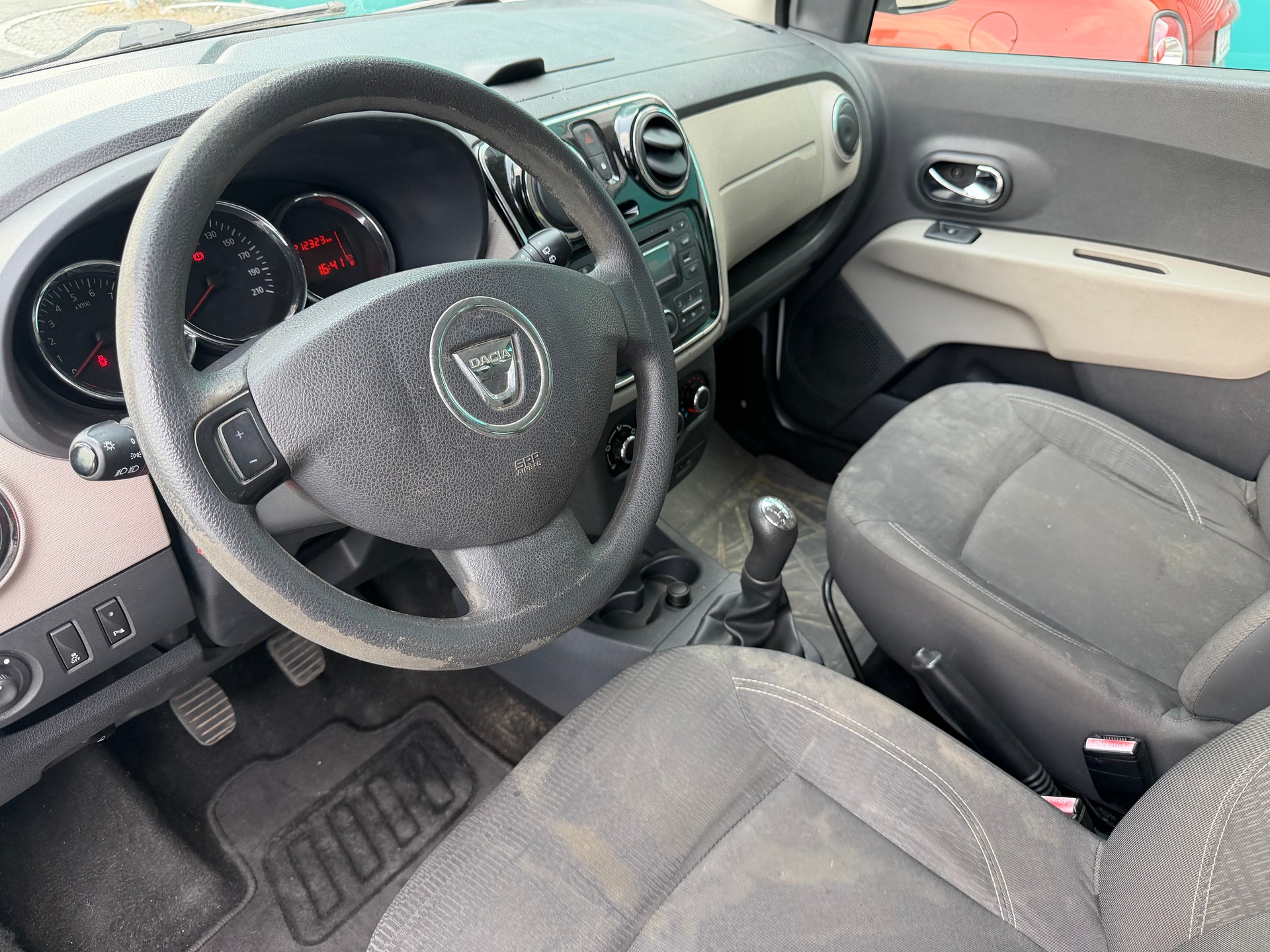 DACIA Lodgy 1.5 dCi Ambiance-image-7