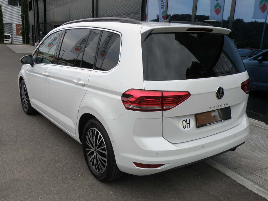 VW Touran 1.5 TSI Comfortline DSG-image-2