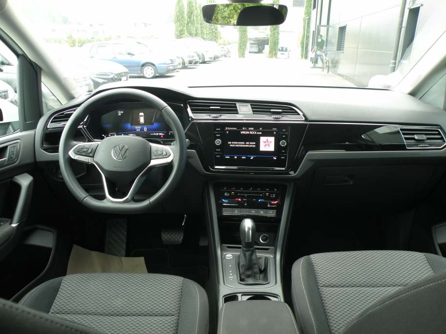 VW Touran 1.5 TSI Comfortline DSG-image-5