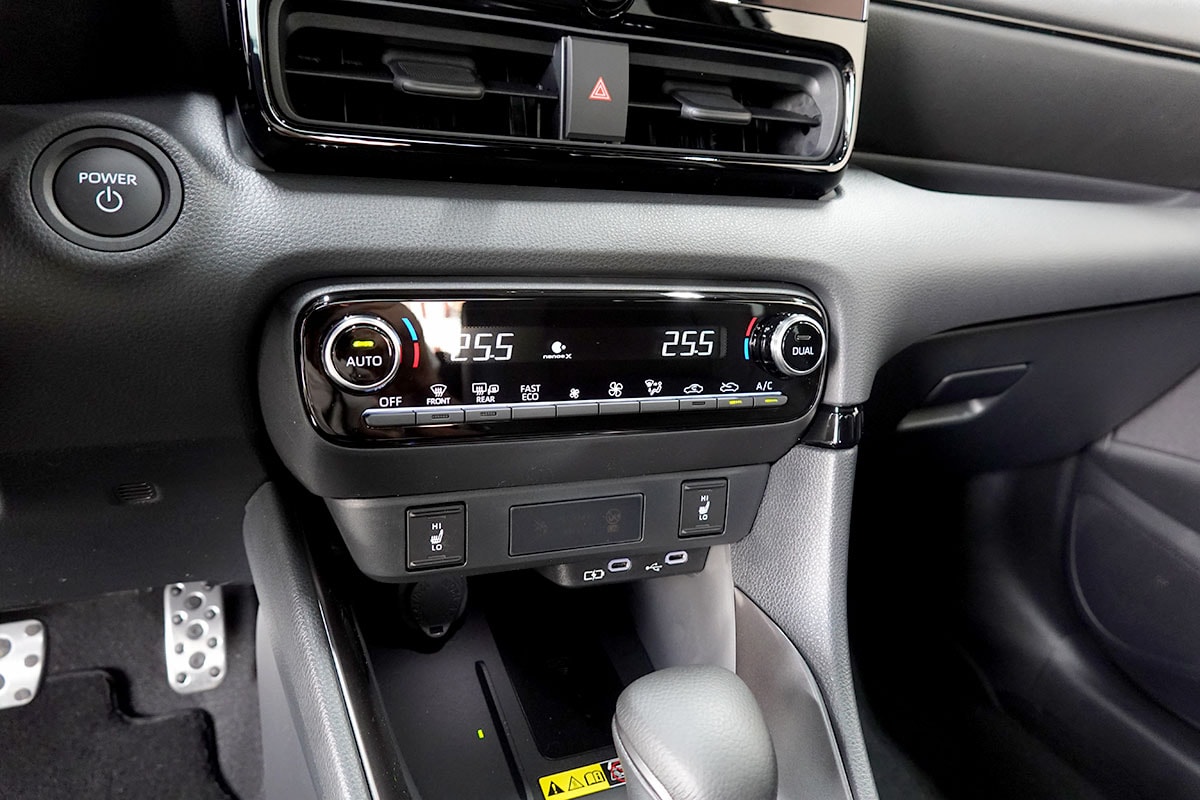 TOYOTA Yaris 1.5 GR Sport e-CVT Panoramaglasdach, JBL, Head-Up Display-image-11