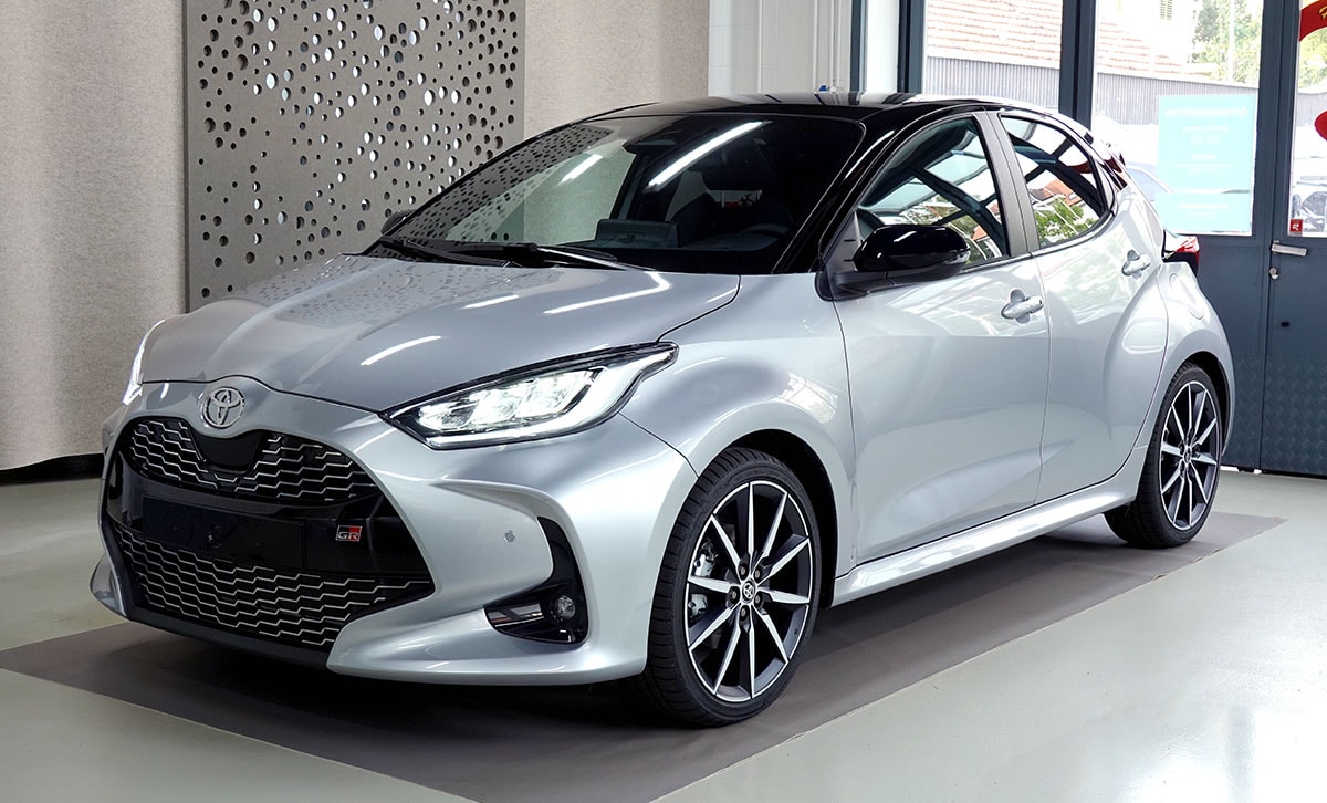 TOYOTA Yaris 1.5 GR Sport e-CVT Panoramaglasdach, JBL, Head-Up Display-image-0