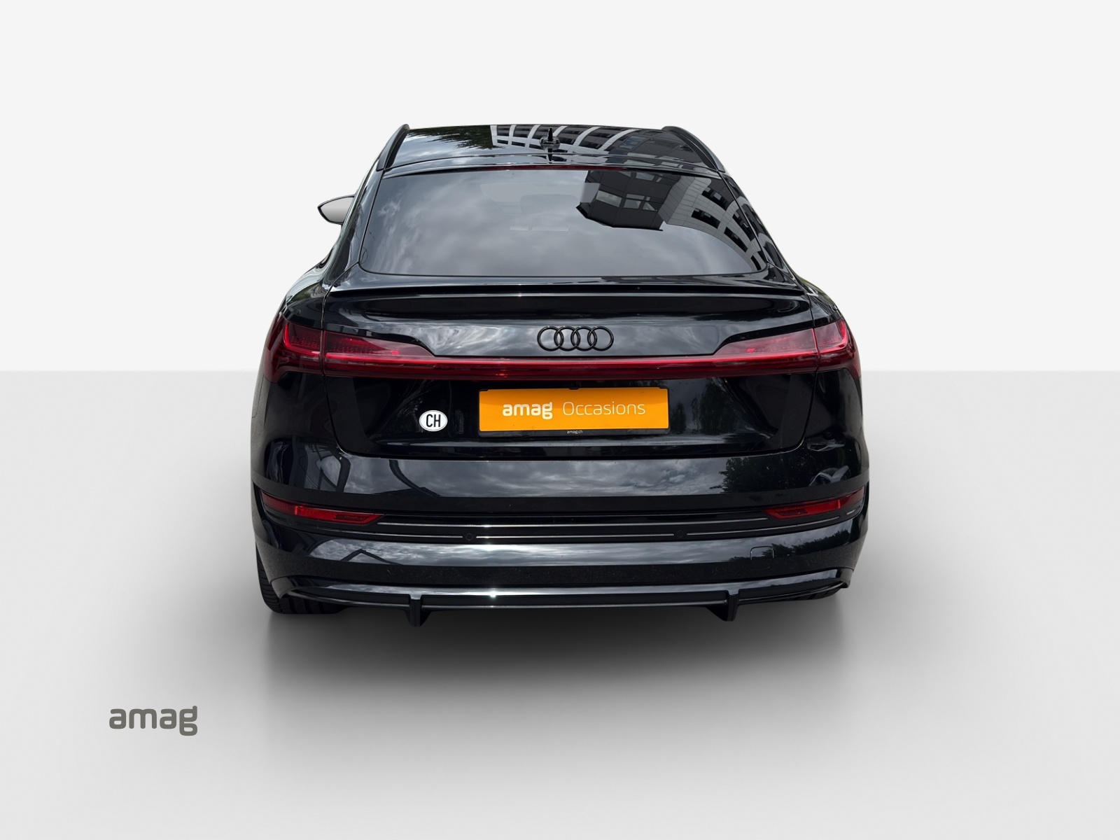 AUDI e-tron 55 Sportback S Line Black Edition quattro-image-4