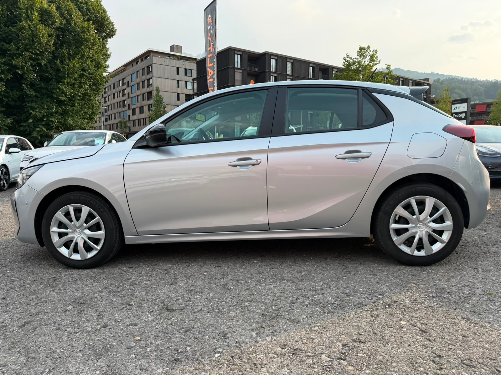 OPEL Corsa 1.2 TP Edition A-image-5