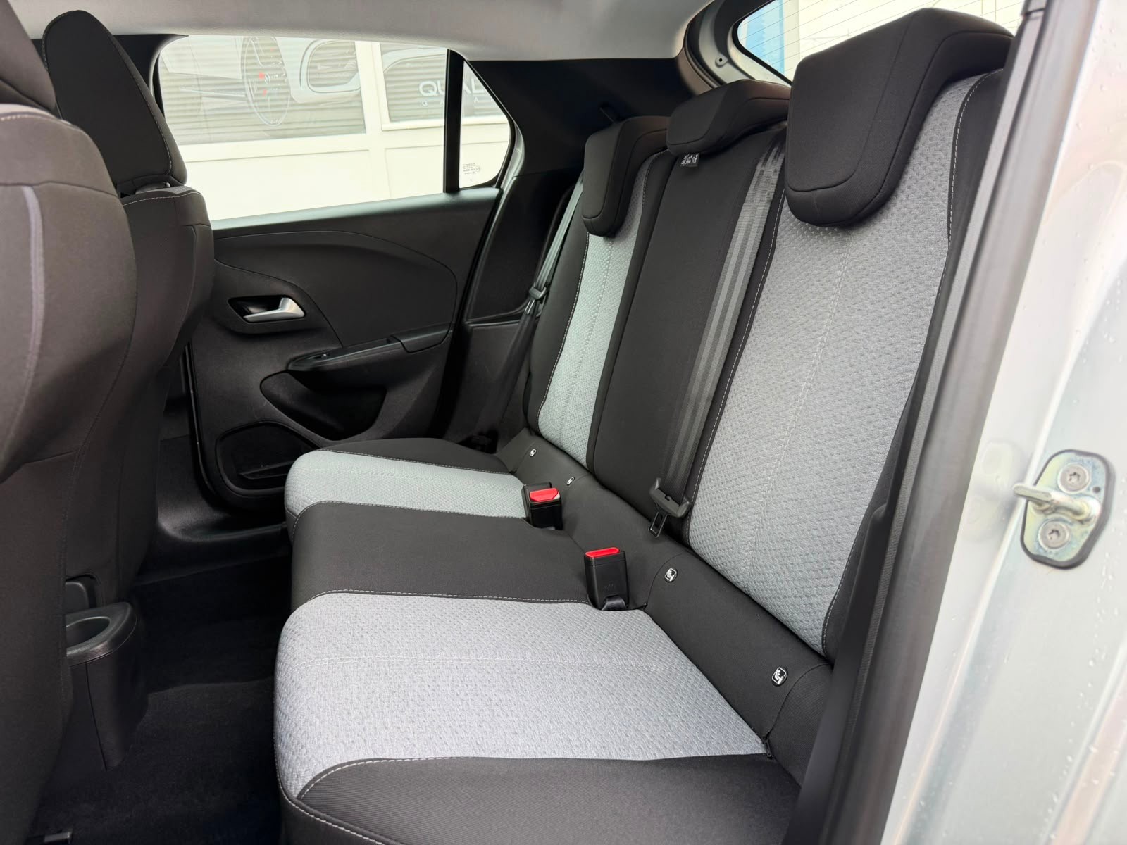 OPEL Corsa 1.2 TP Edition A-image-12