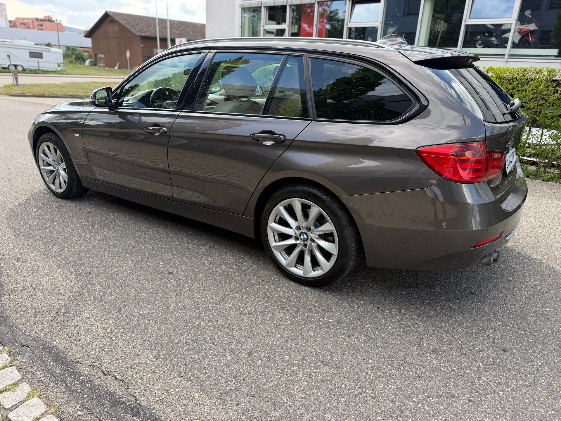 BMW 328i xDrive Touring Sport Line-image-7