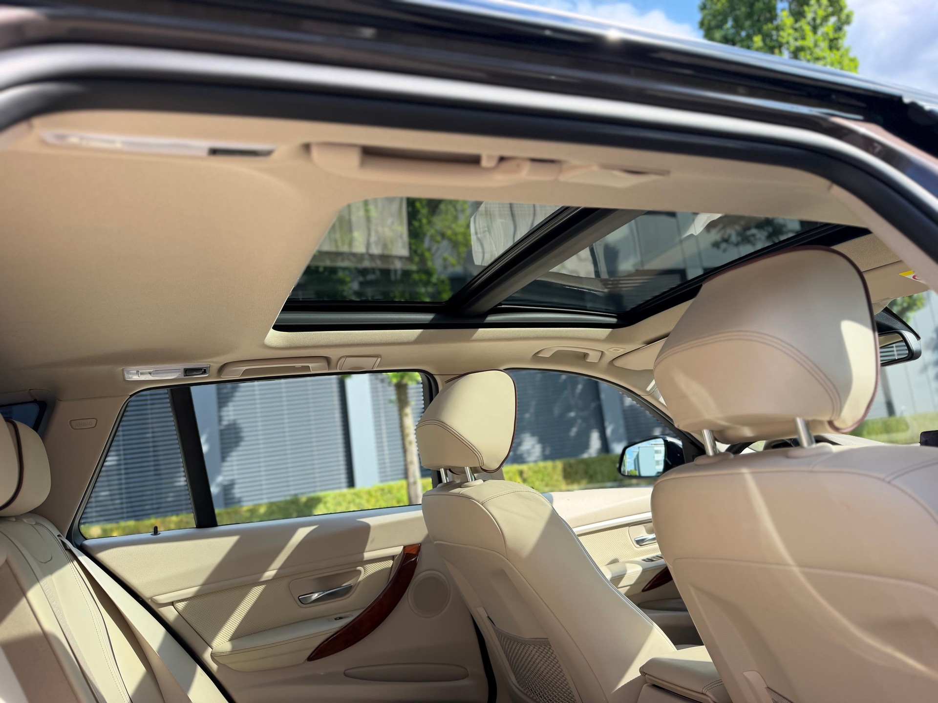 BMW 328i xDrive Touring Sport Line-image-24
