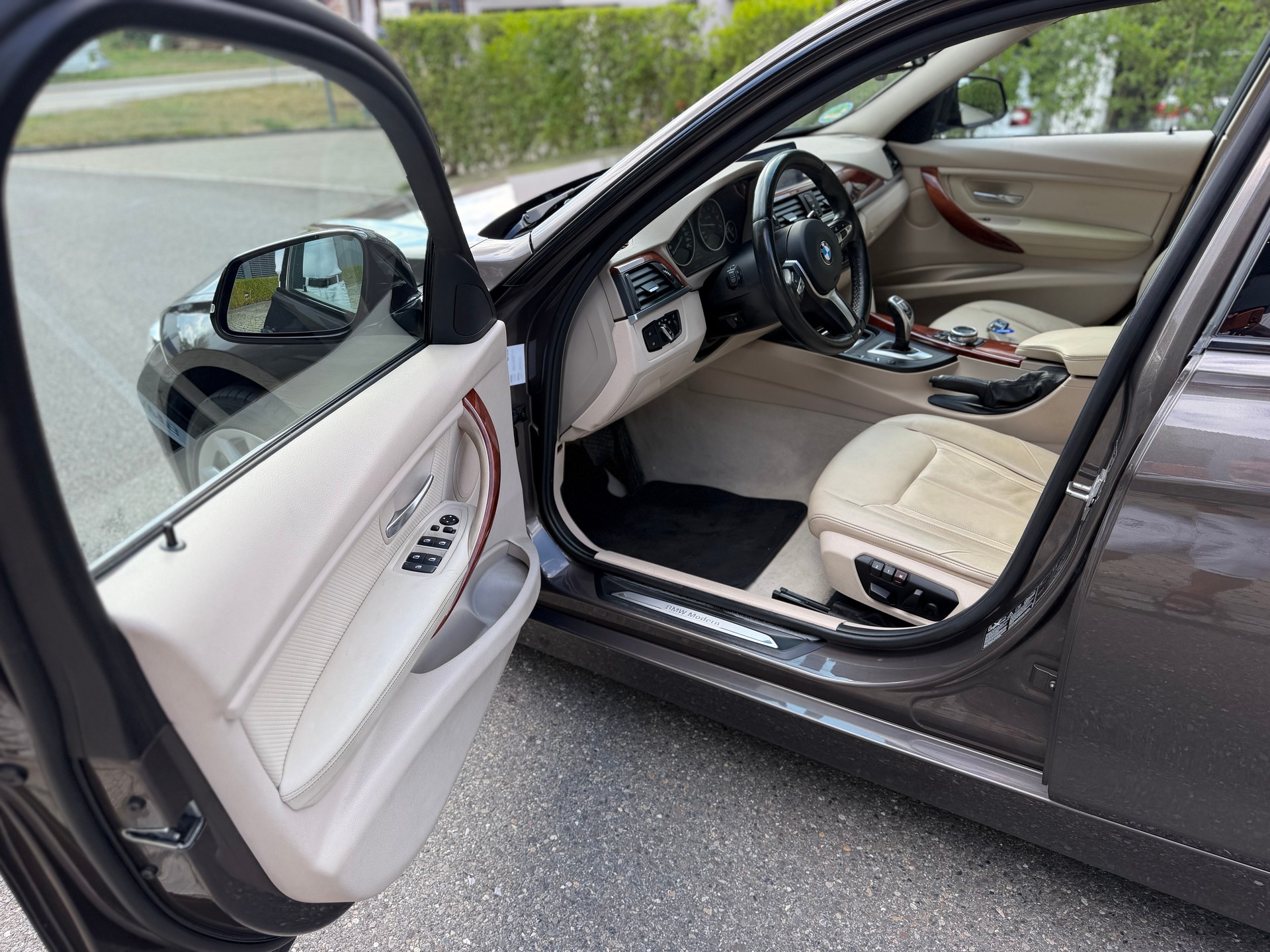 BMW 328i xDrive Touring Sport Line-image-19