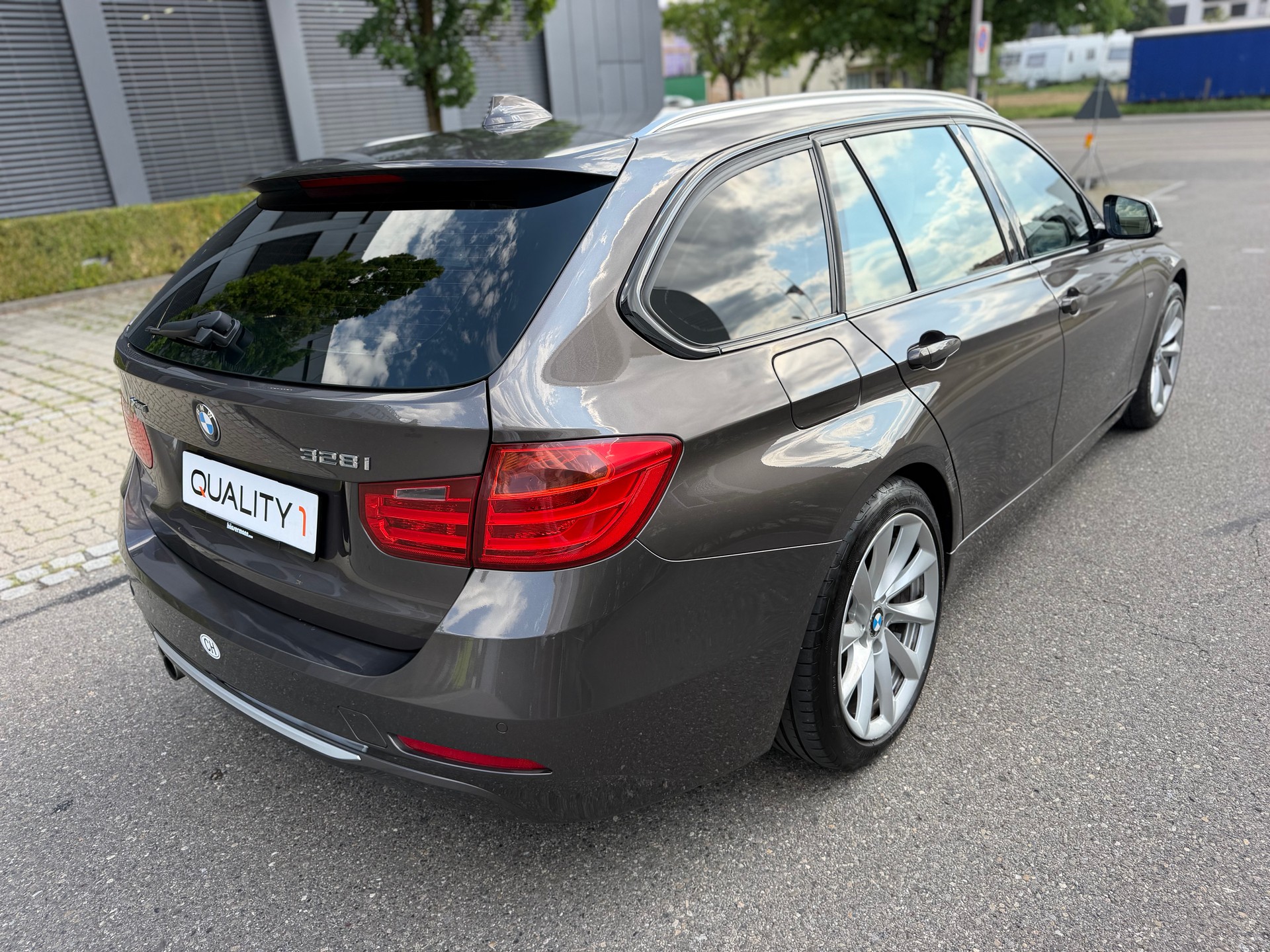 BMW 328i xDrive Touring Sport Line-image-28