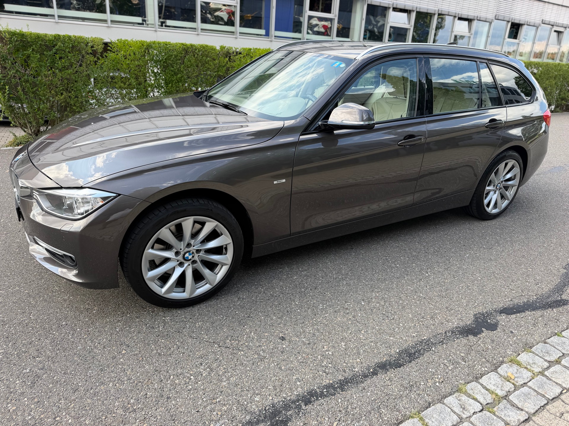 BMW 328i xDrive Touring Sport Line-image-25