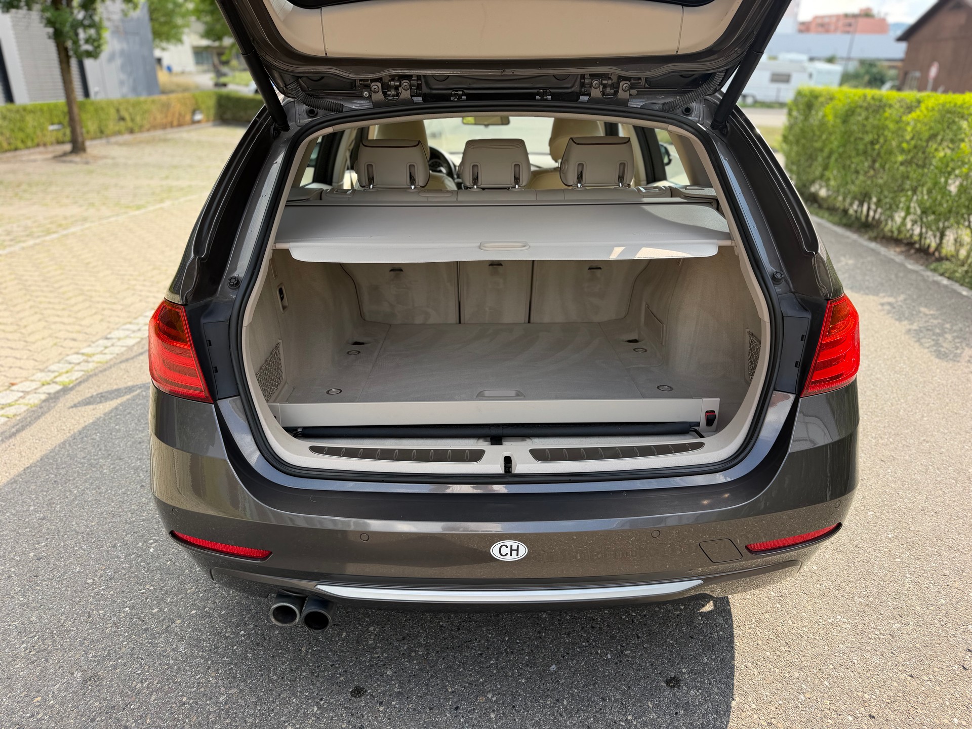 BMW 328i xDrive Touring Sport Line-image-10