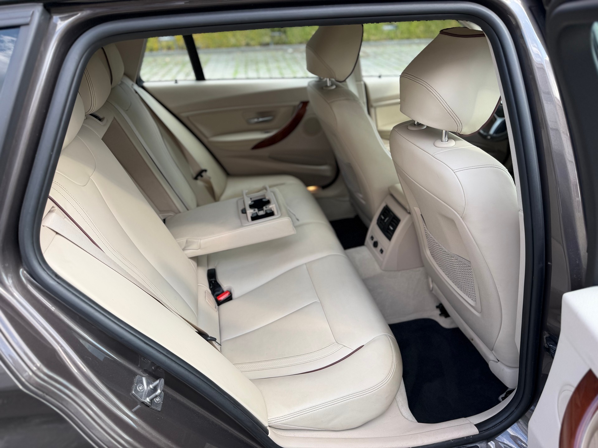 BMW 328i xDrive Touring Sport Line-image-12