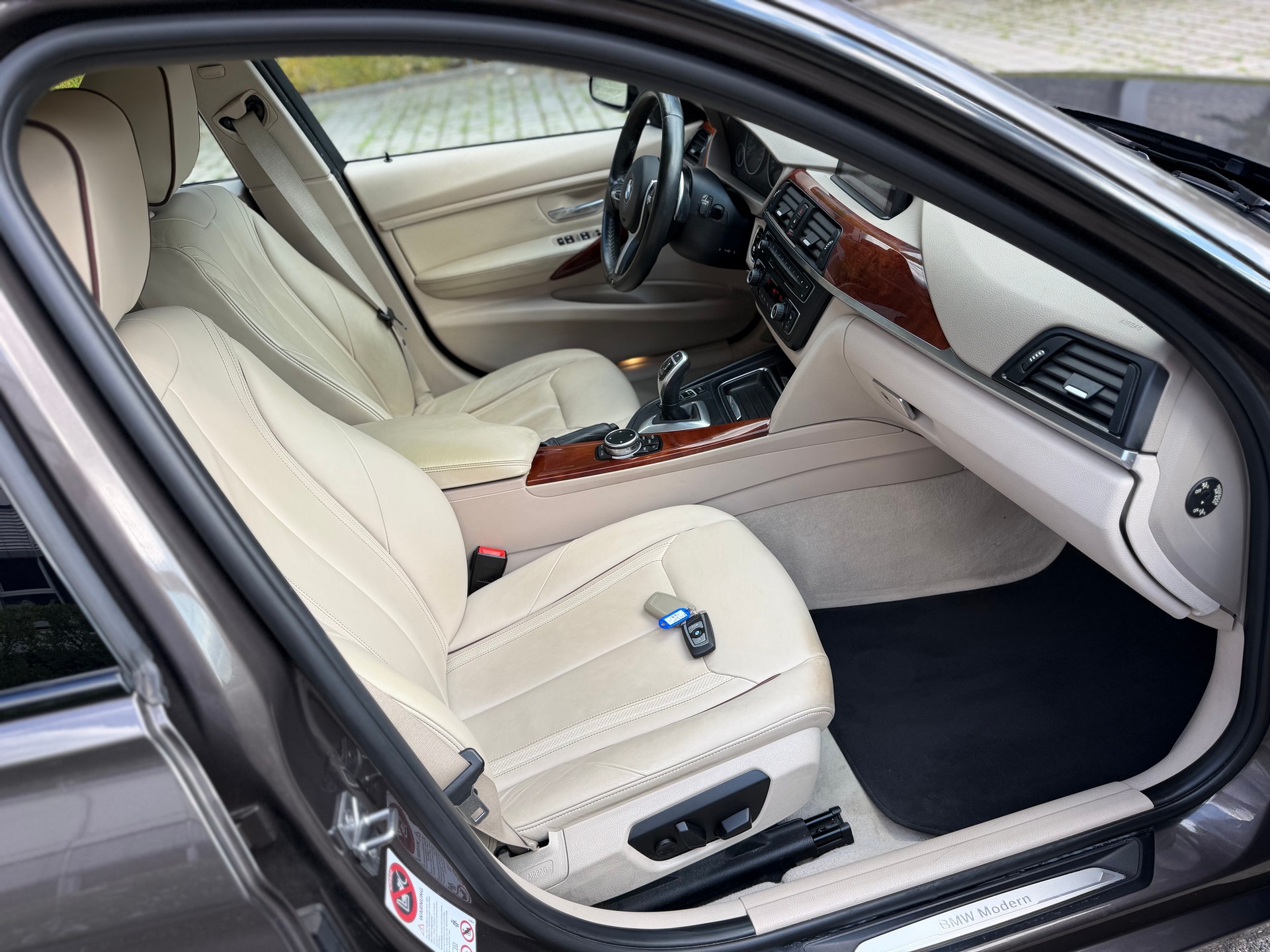 BMW 328i xDrive Touring Sport Line-image-15