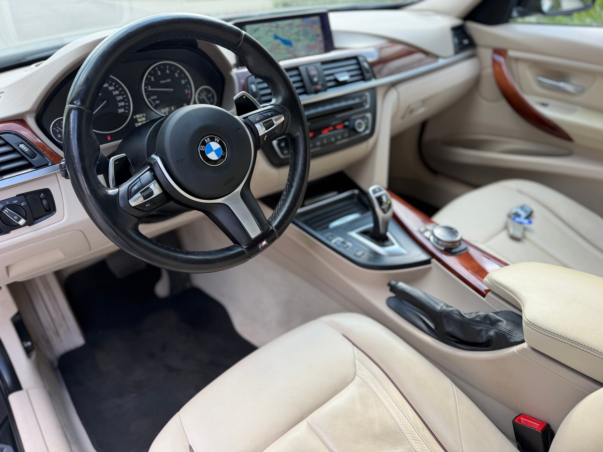 BMW 328i xDrive Touring Sport Line-image-21