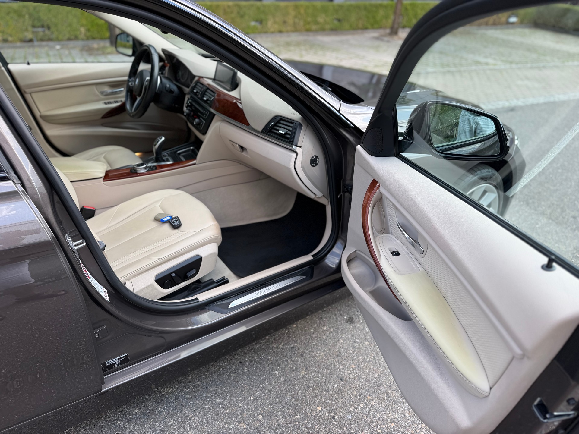 BMW 328i xDrive Touring Sport Line-image-14
