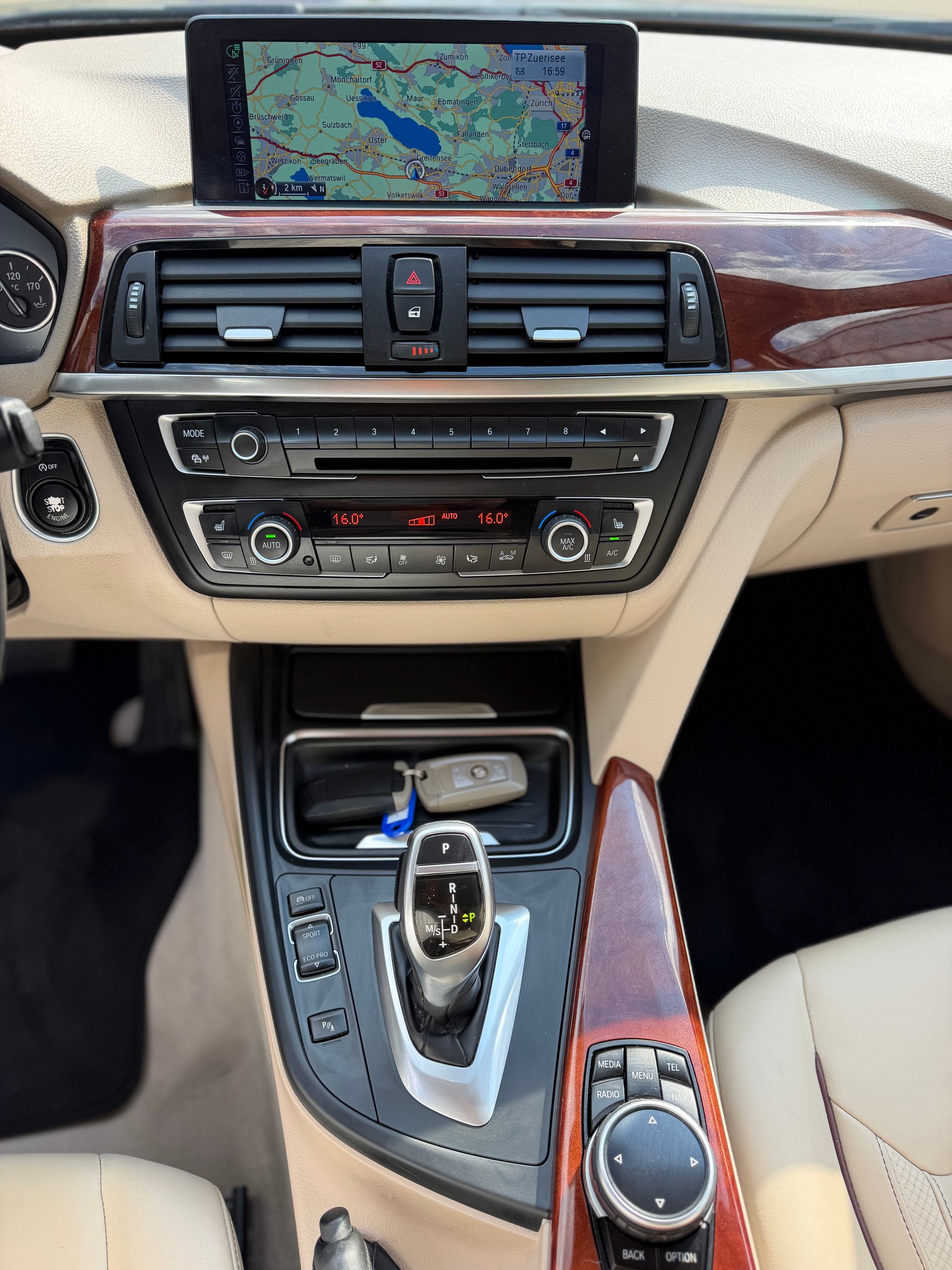 BMW 328i xDrive Touring Sport Line-image-23
