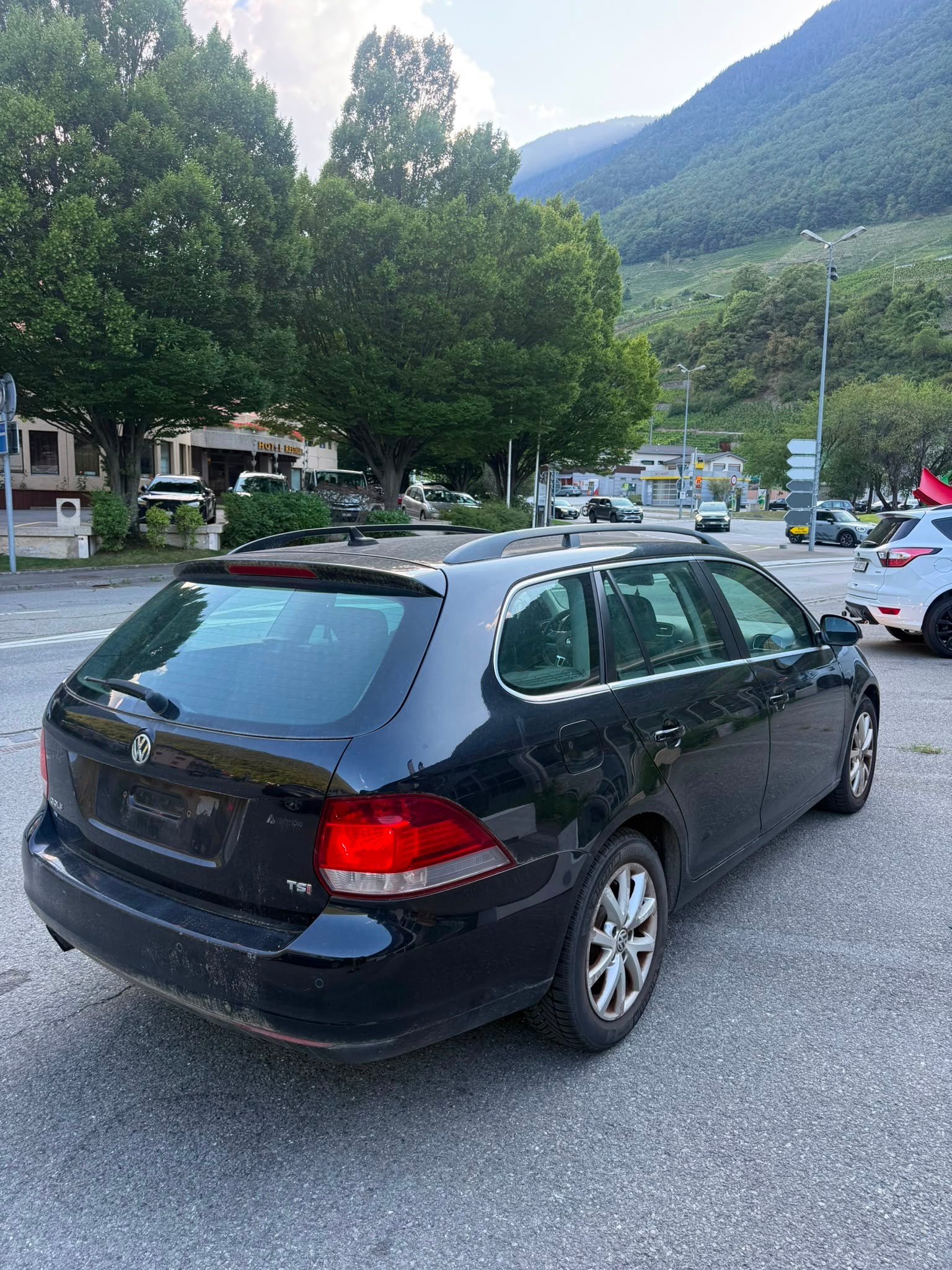VW Golf Variant 1.4 TSI Highline-image-3