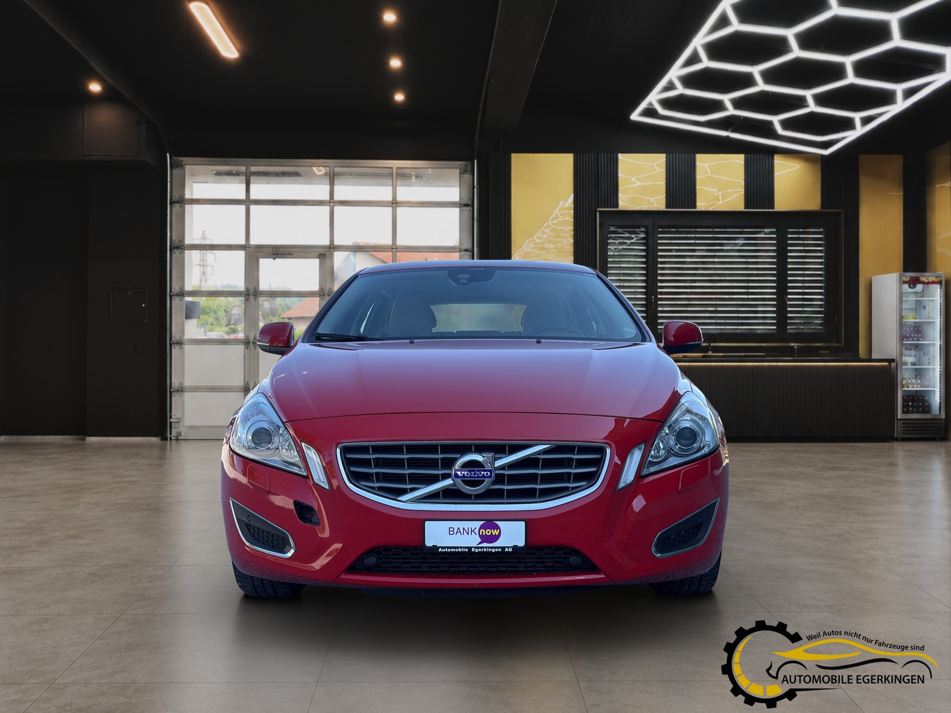 VOLVO V60 2.4 D5 Summum-image-1