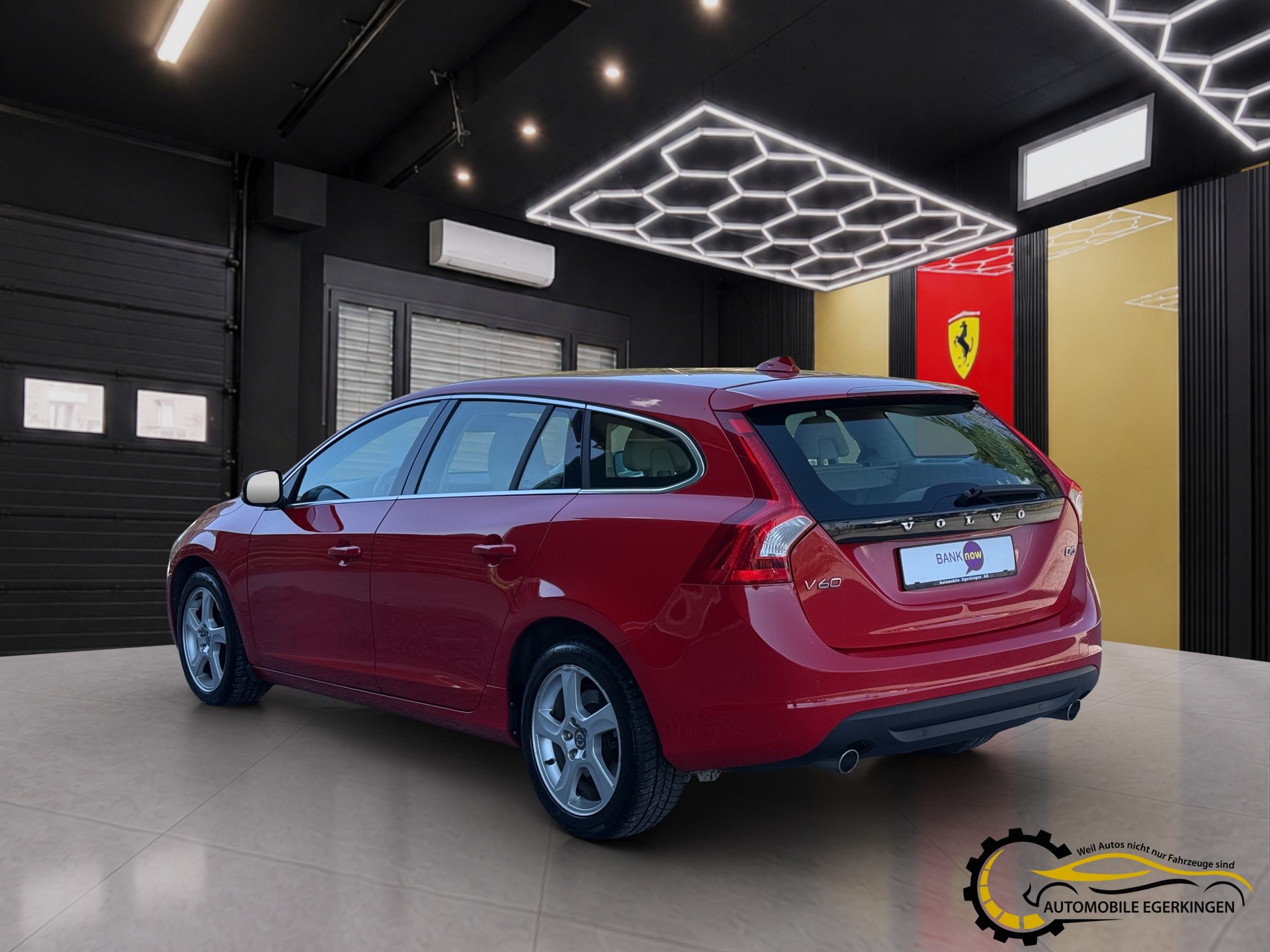 VOLVO V60 2.4 D5 Summum-image-6