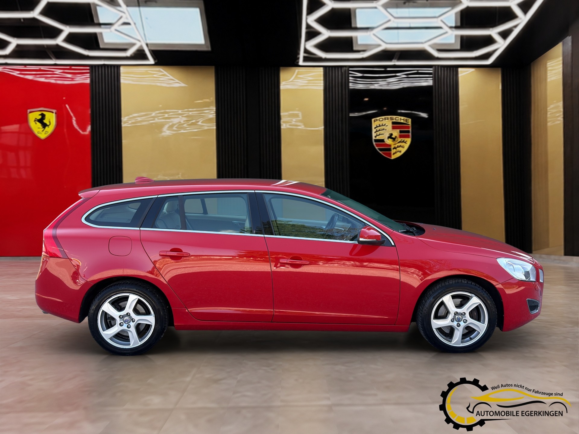VOLVO V60 2.4 D5 Summum-image-3