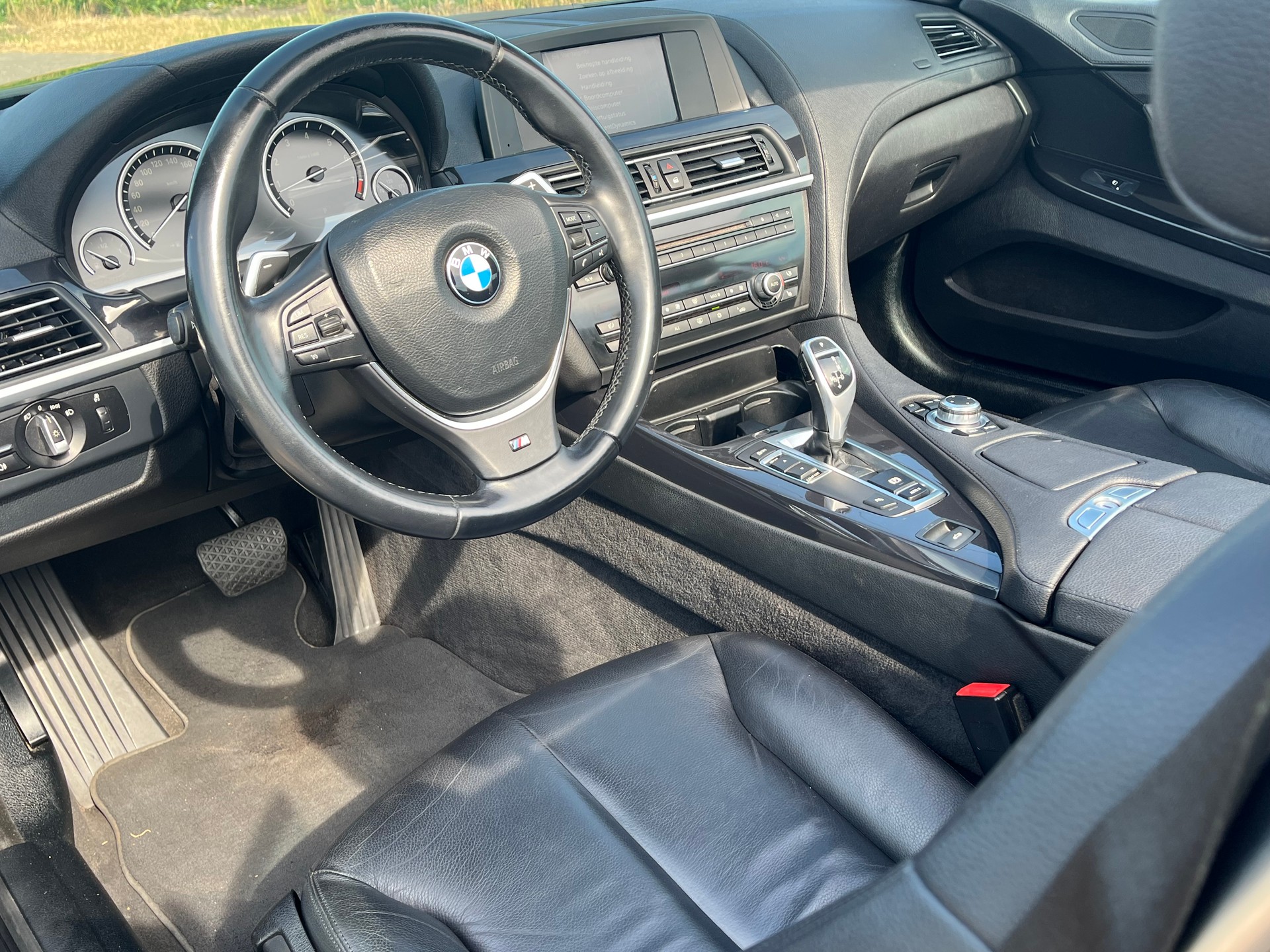 BMW 640i Cabrio-image-14