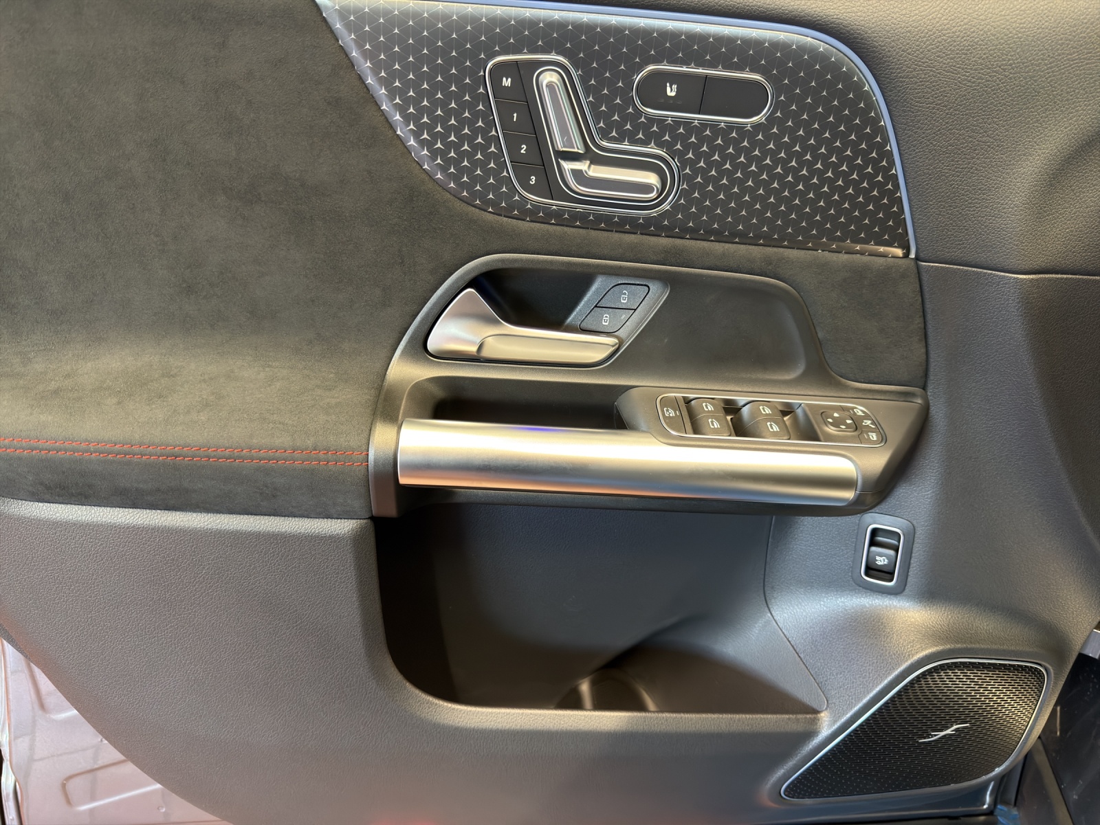 MERCEDES-BENZ GLA 250 4Matic Swiss Star-image-15