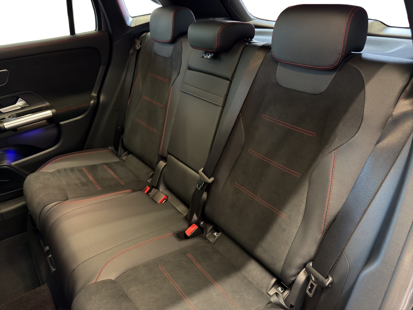 MERCEDES-BENZ GLA 250 4Matic Swiss Star-image-13