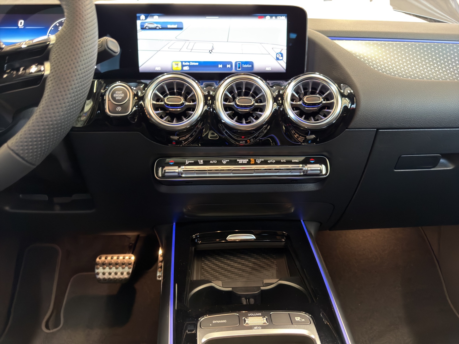 MERCEDES-BENZ GLA 250 4Matic Swiss Star-image-11