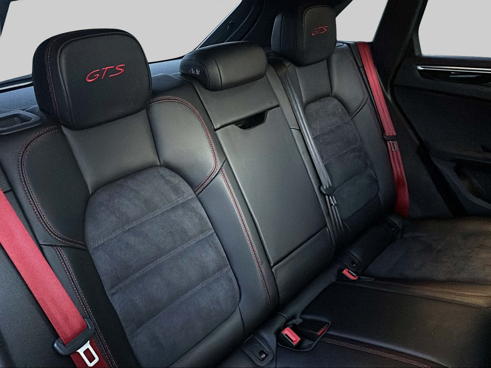 PORSCHE Macan GTS PDK-image-18