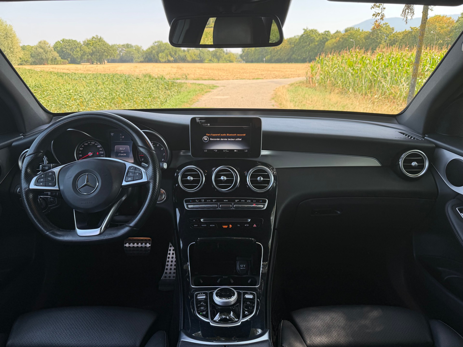 MERCEDES-BENZ GLC 250 AMG Line 4Matic 9G-Tronic-image-12