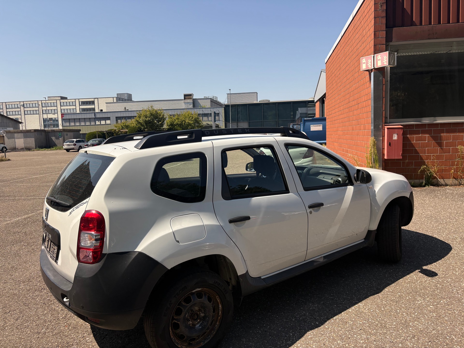 DACIA Duster 1.6 Lauréate 4x4-image-5