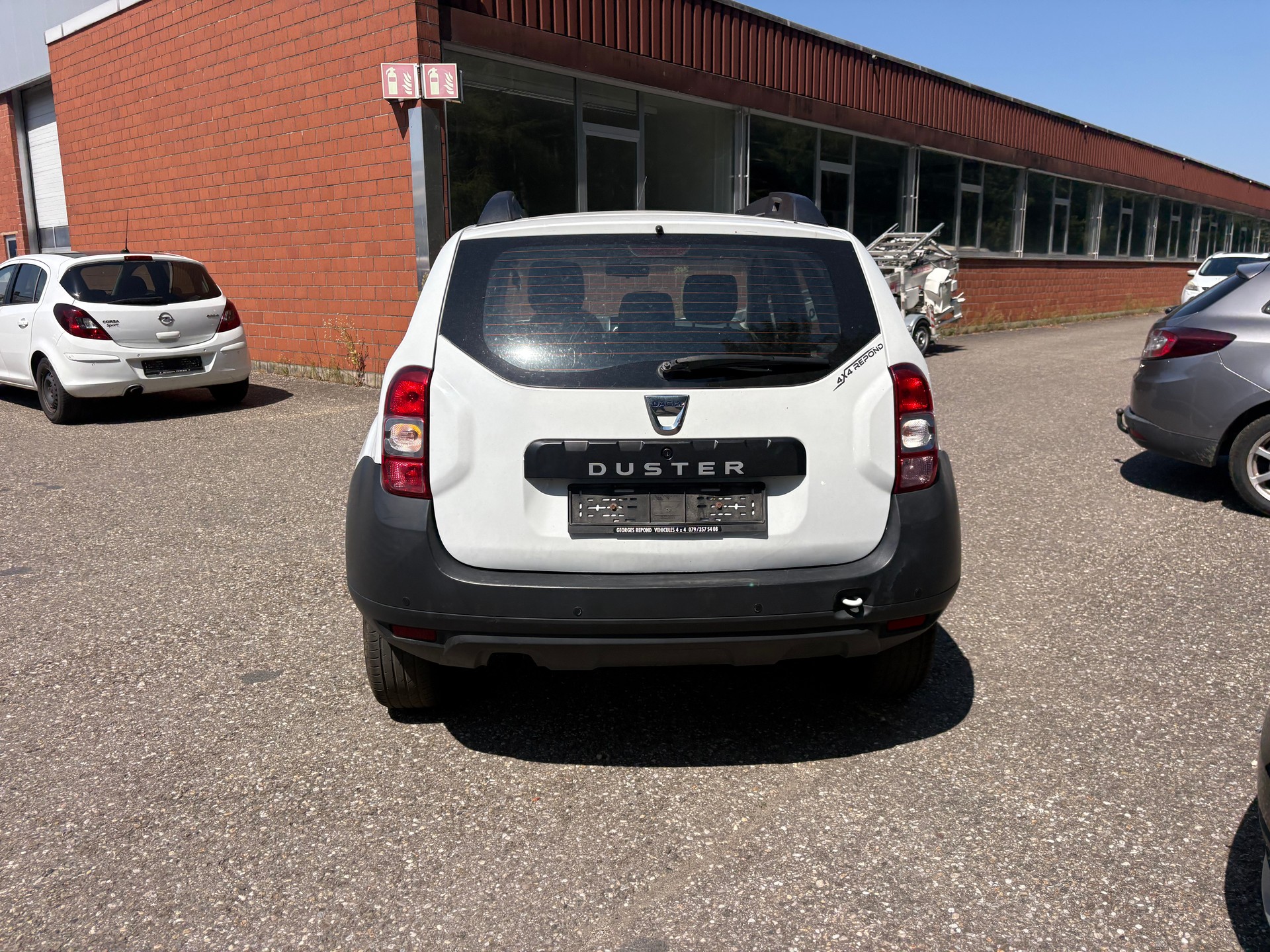 DACIA Duster 1.6 Lauréate 4x4-image-8