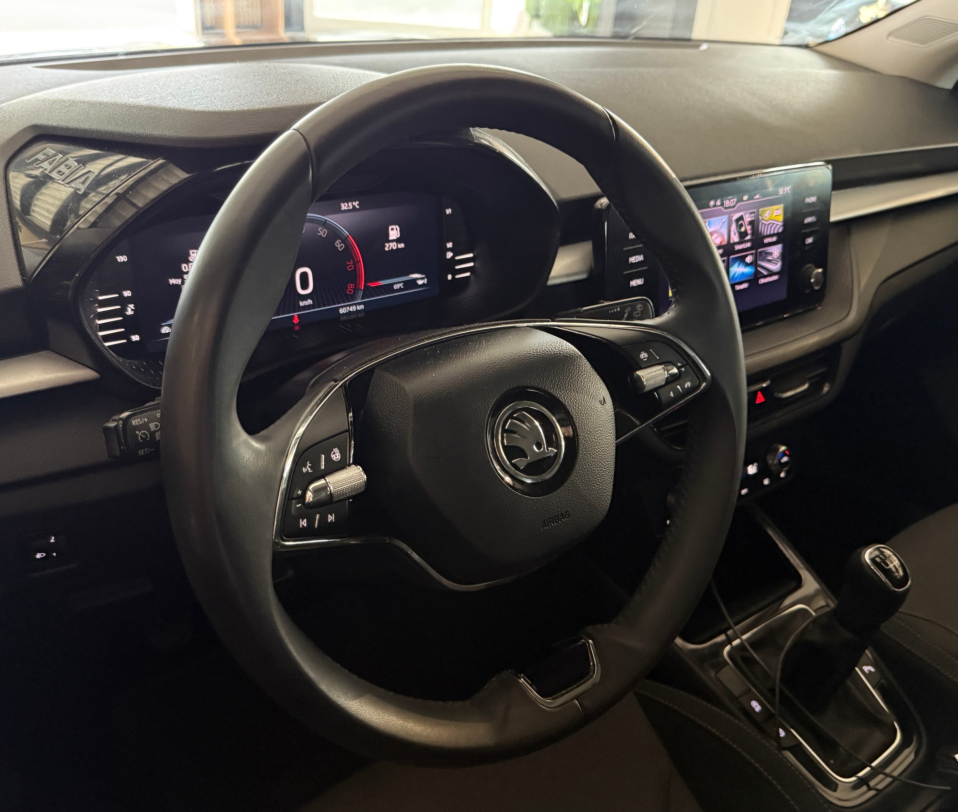 SKODA Fabia 1.0 TSI Ambition-image-5