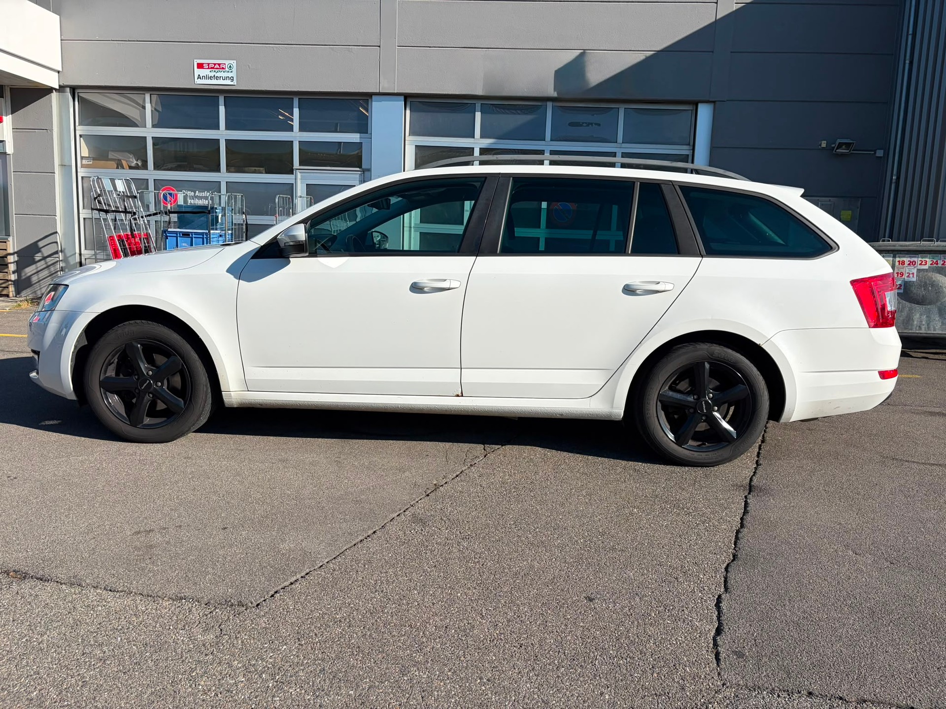 SKODA Octavia Combi 2.0 TDI Ambition 4x4-image-3