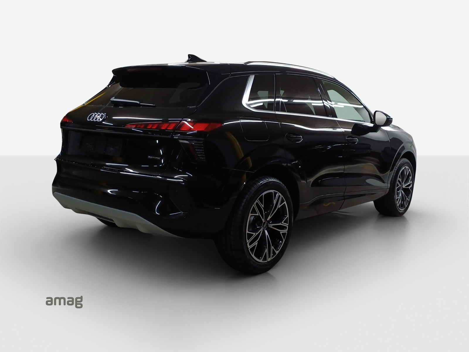 AUDI Q3 SUV TFSI quattro 150 kW S tronic-image-4