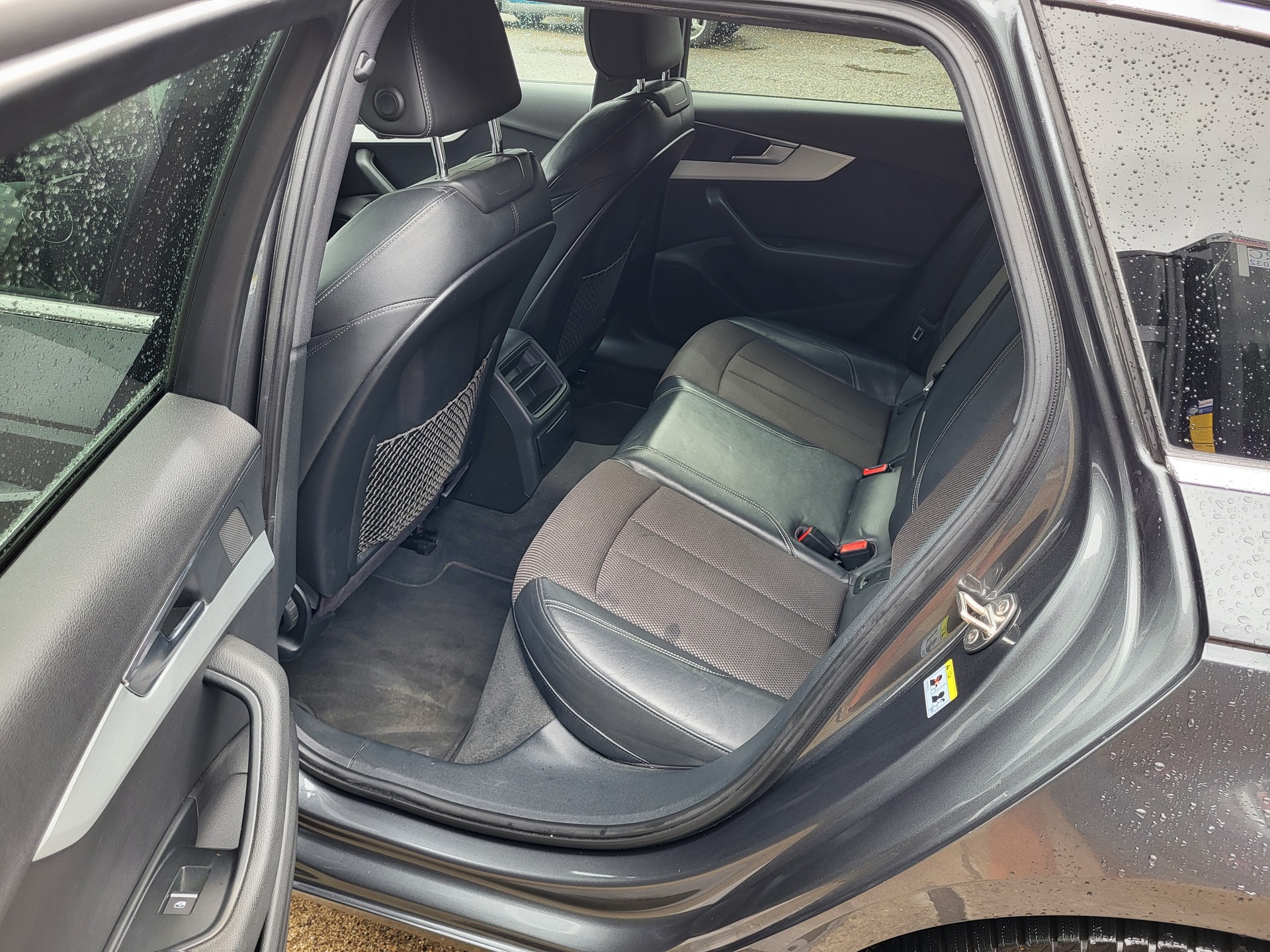 AUDI A4 Avant 2.0 TDI Sport quattro S-tronic-image-11