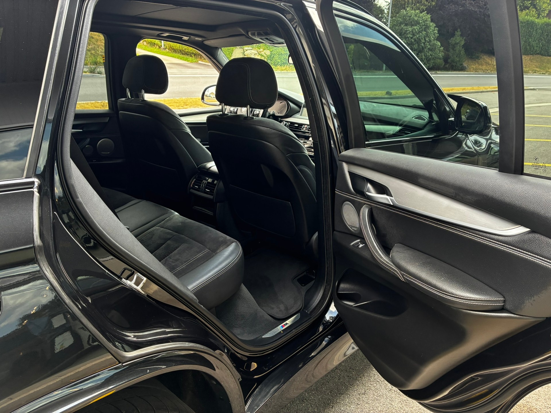 BMW xDrive40d-image-4