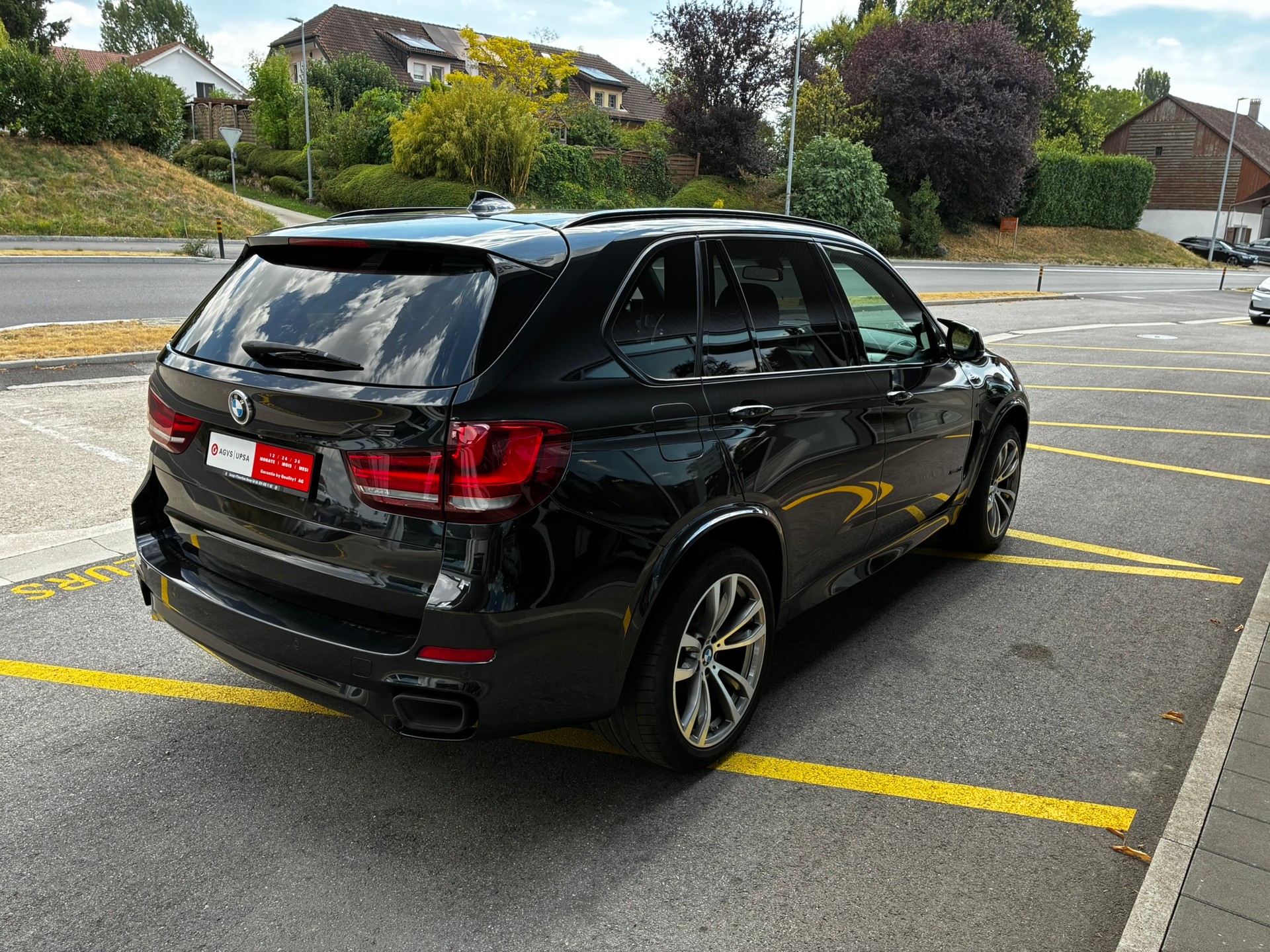 BMW xDrive40d-showroom-element-2