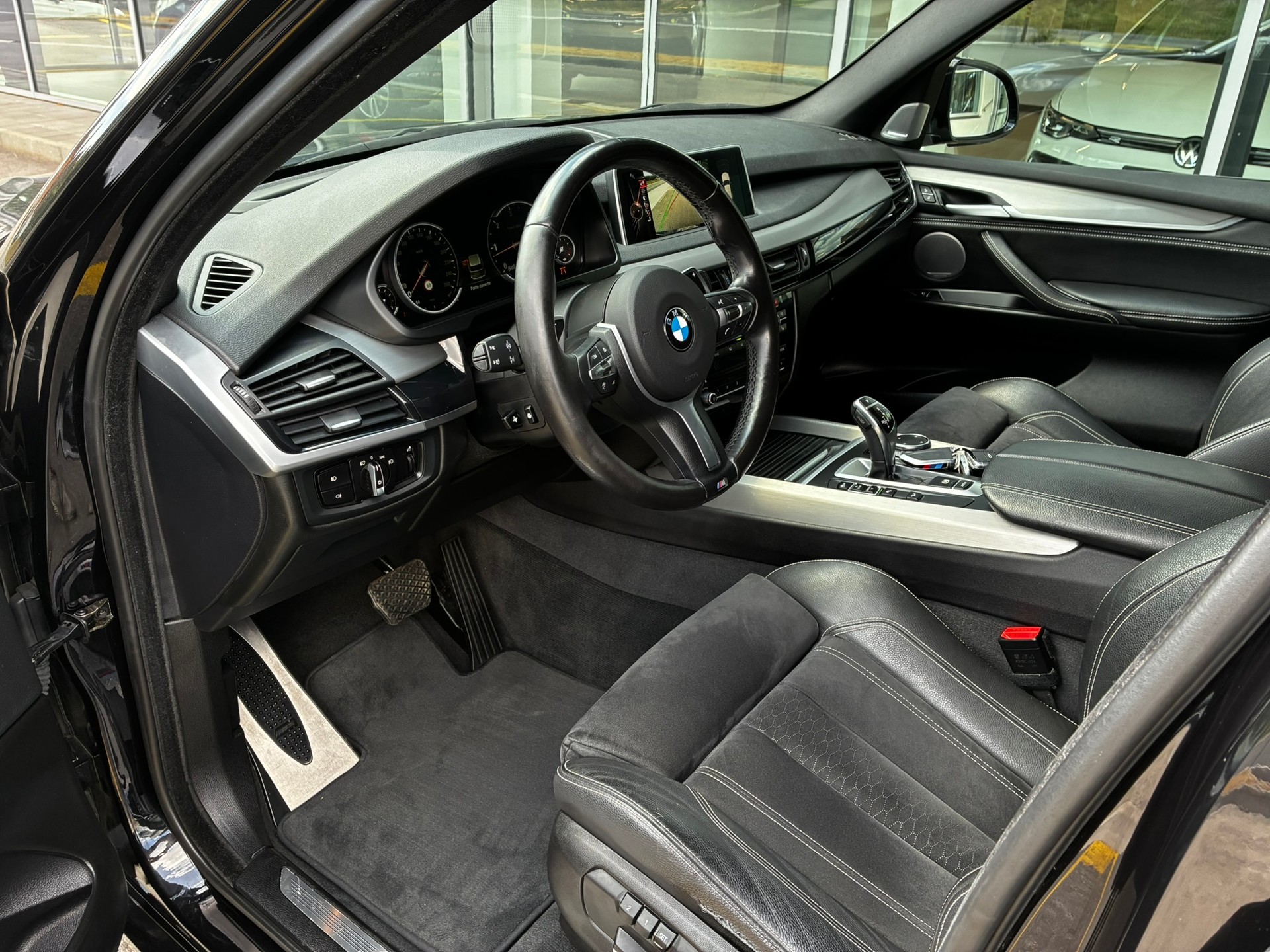 BMW xDrive40d-image-9
