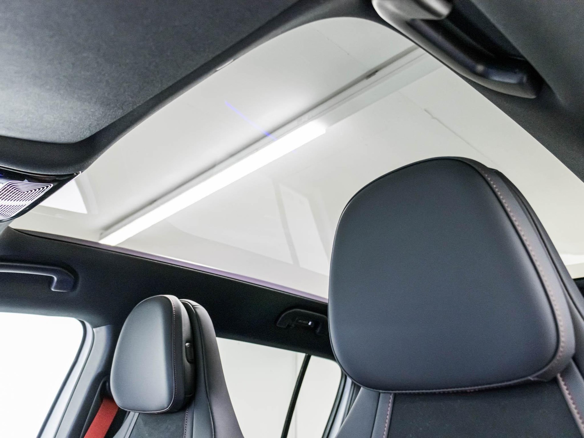 MERCEDES-BENZ GLB 220 4MATIC-image-8