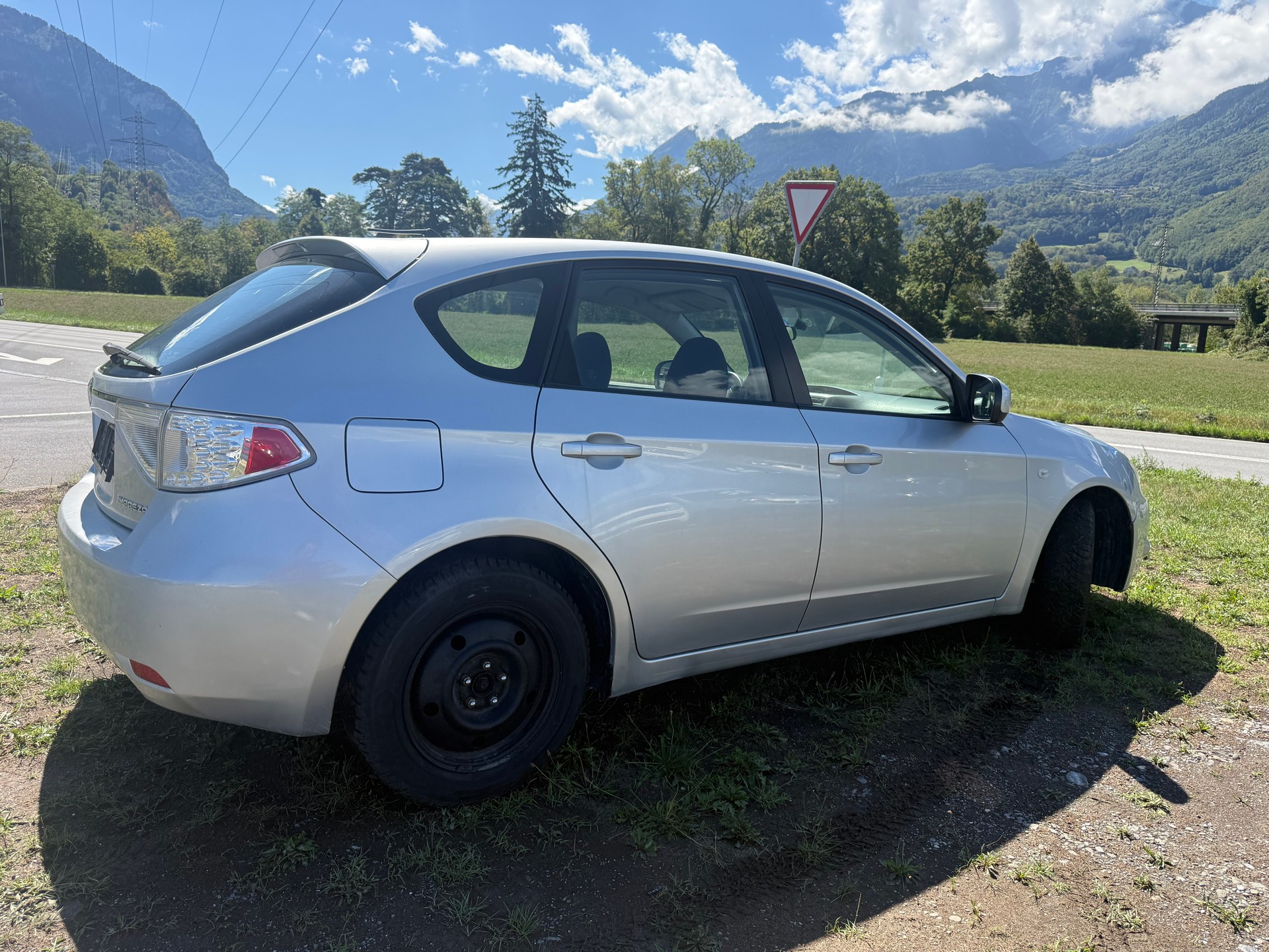 SUBARU Impreza 1.5R Swiss Automatic-image-5