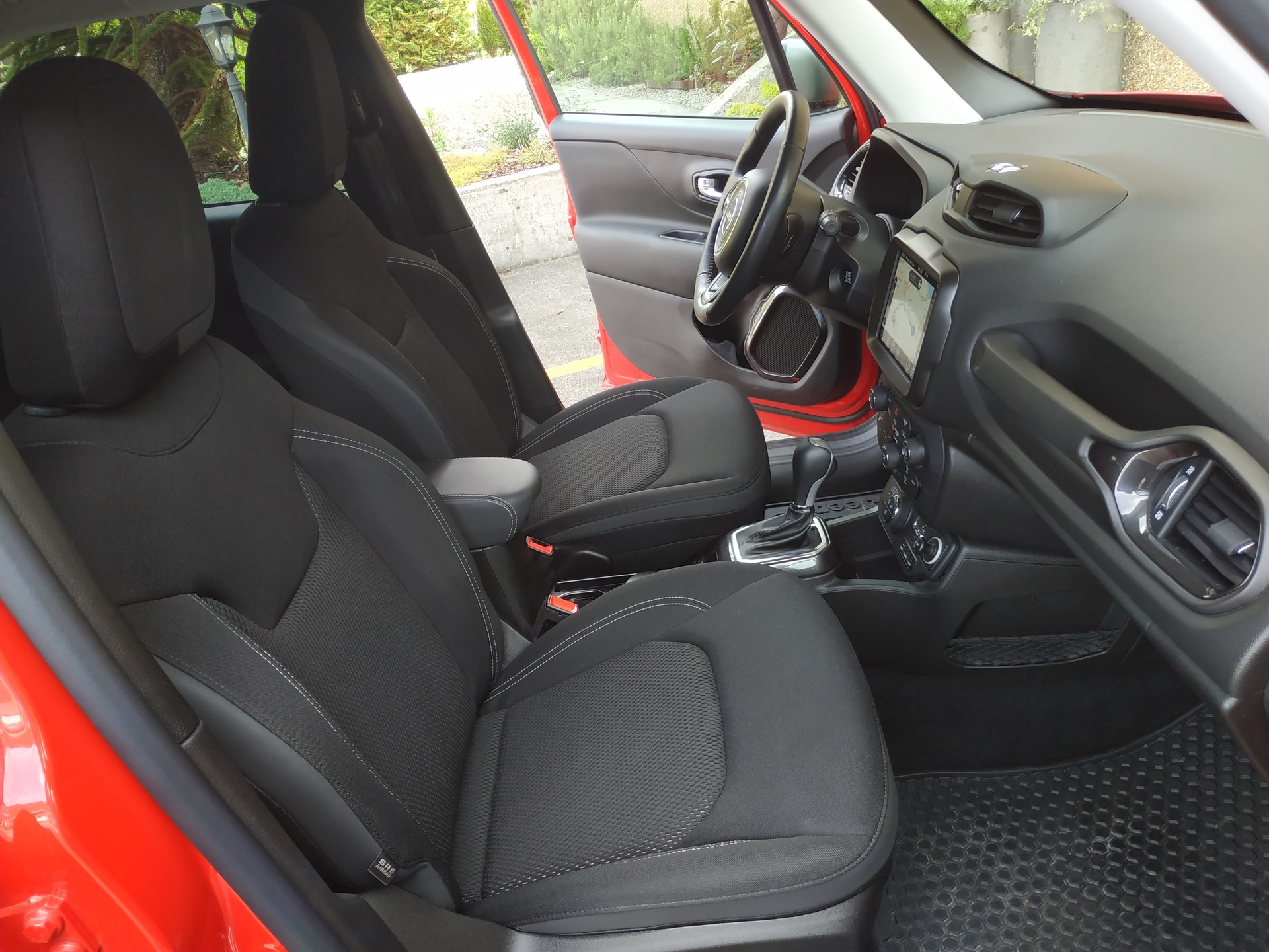 JEEP Renegade 1.3 T PHEV Limited AWD-image-13