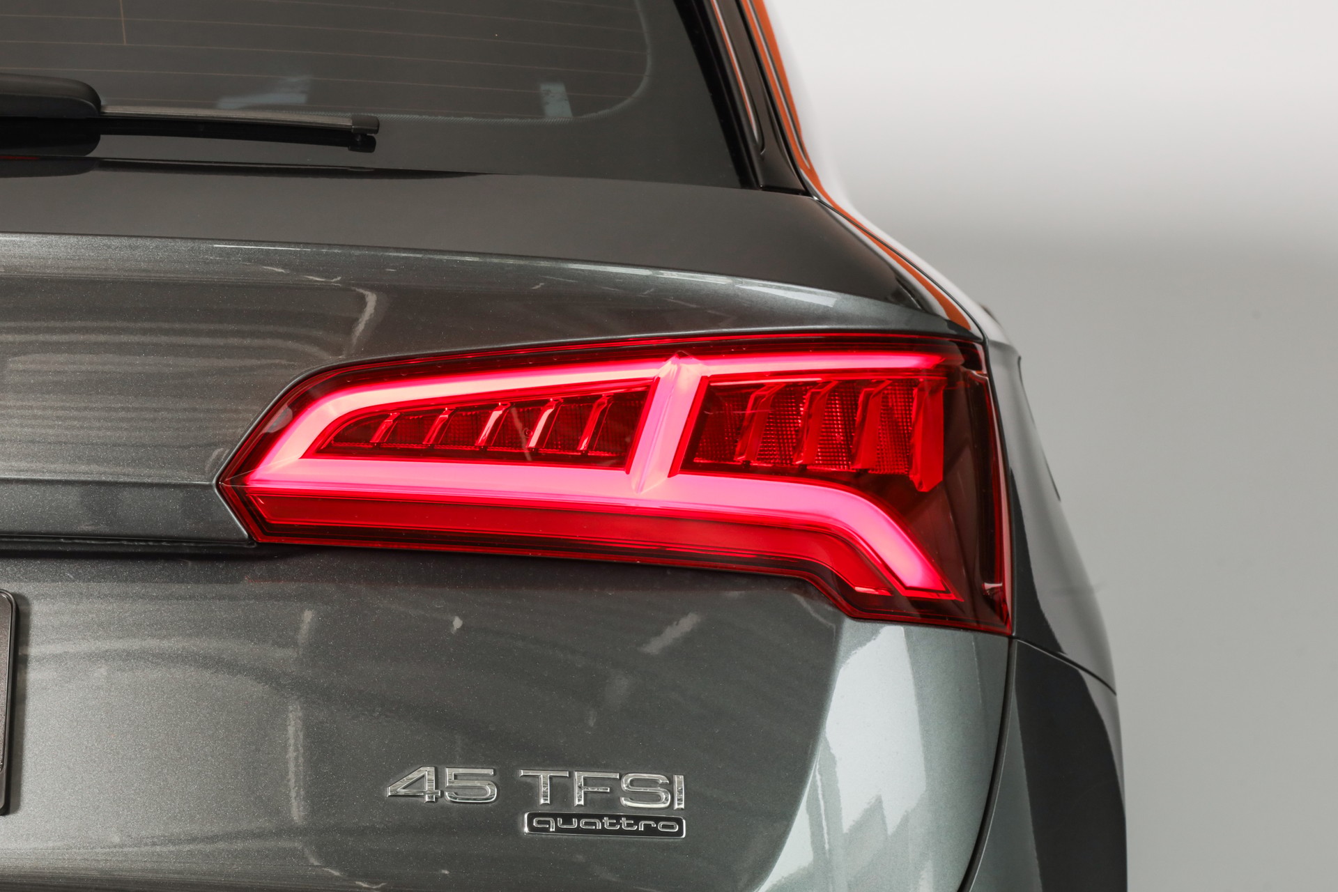 AUDI Q5 45 TFSI sport quattro S-tronic * Daytona * Pack S-Line-image-5