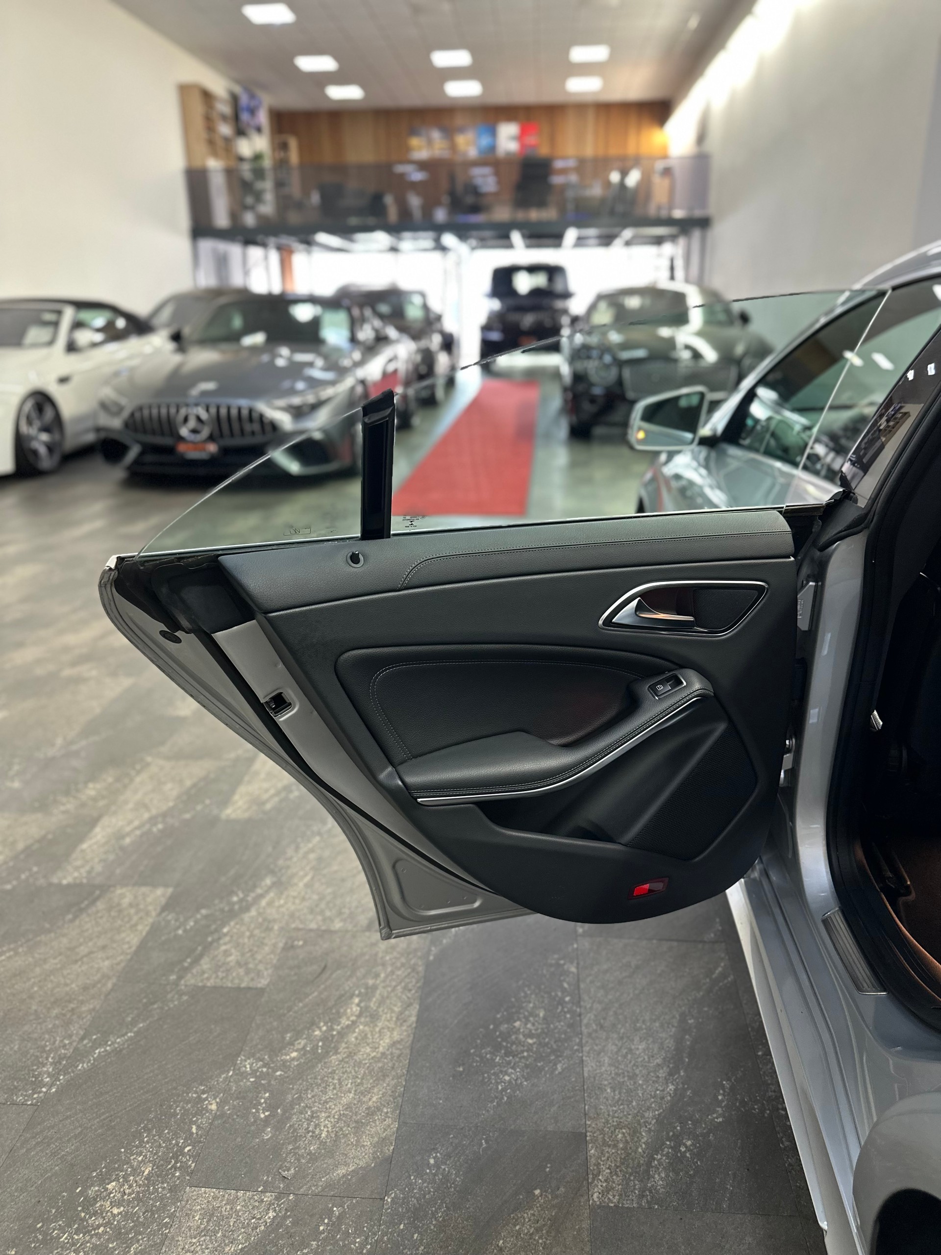 MERCEDES-BENZ CLA 250 AMG Line 7G-DCT 4Matic-image-19