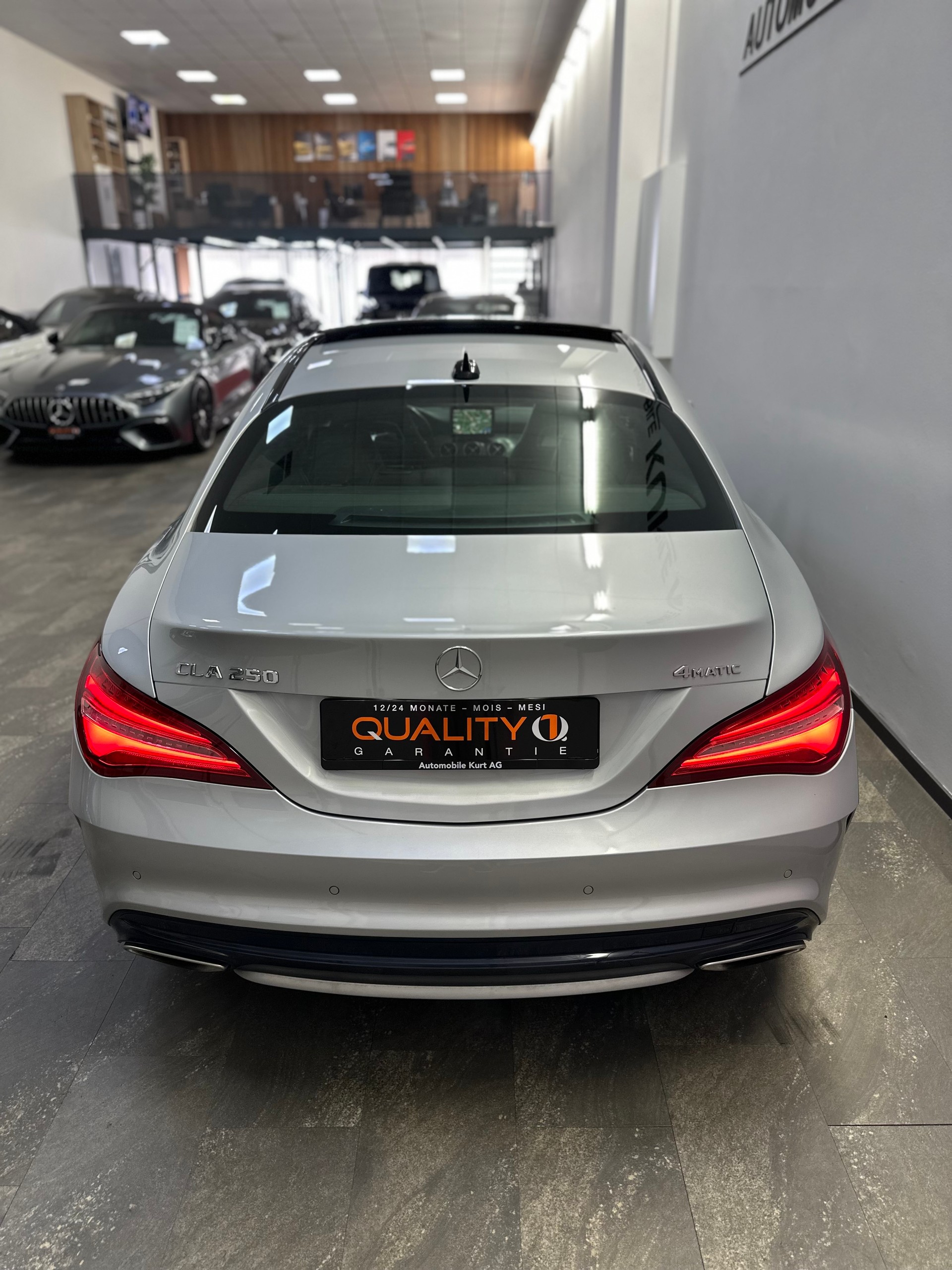 MERCEDES-BENZ CLA 250 AMG Line 7G-DCT 4Matic-image-4