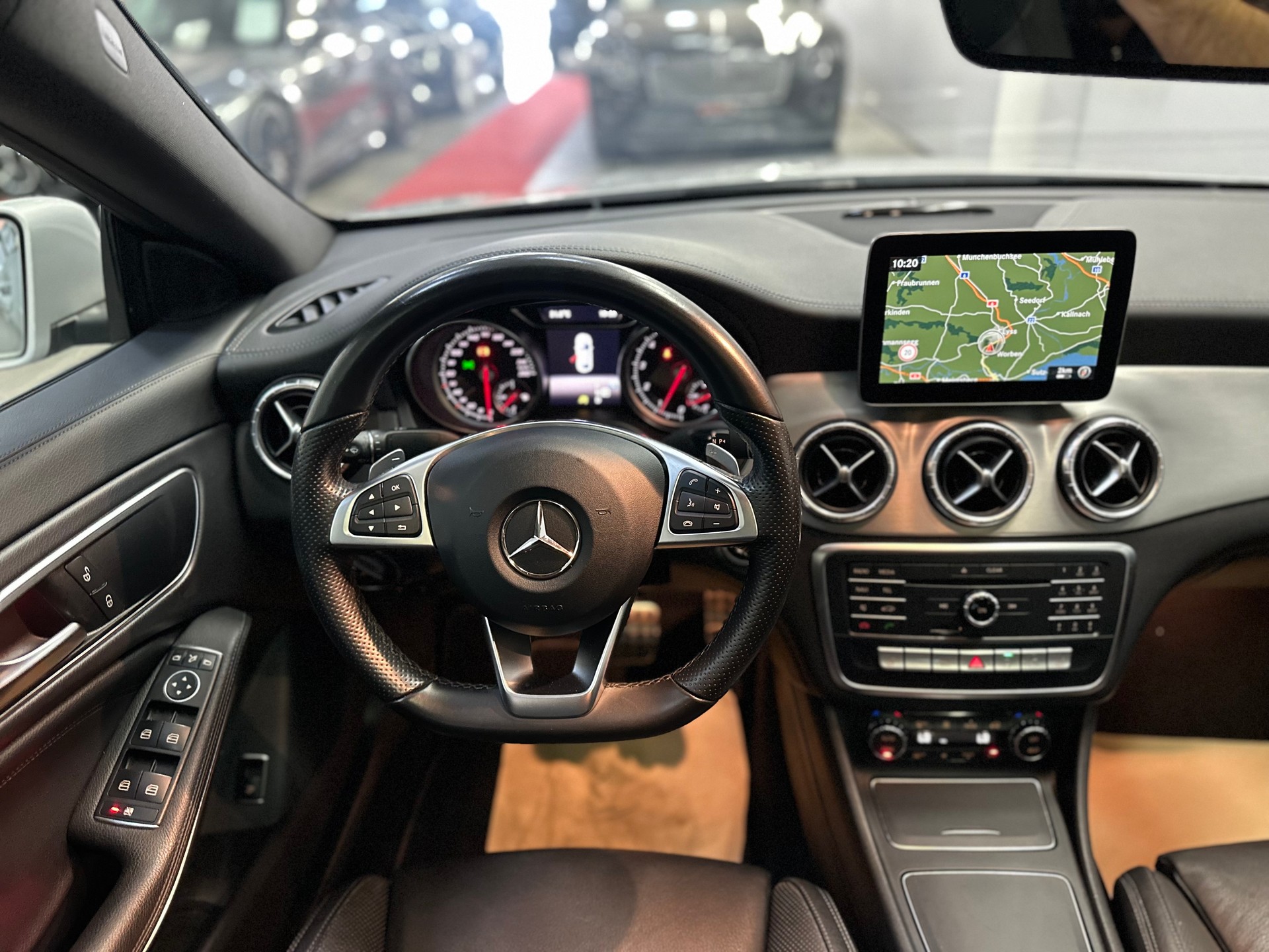 MERCEDES-BENZ CLA 250 AMG Line 7G-DCT 4Matic-image-12